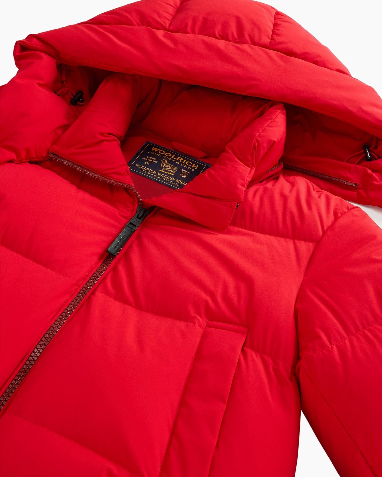 donsjas/puffer, rood, kaptoon, Rits, Woolrich label