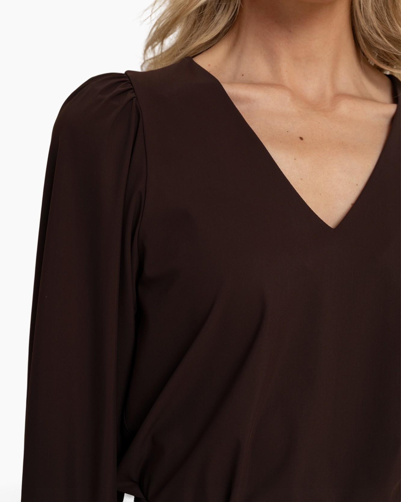 v-hals, bruin, blouse, lange mouw, zacht materiaal