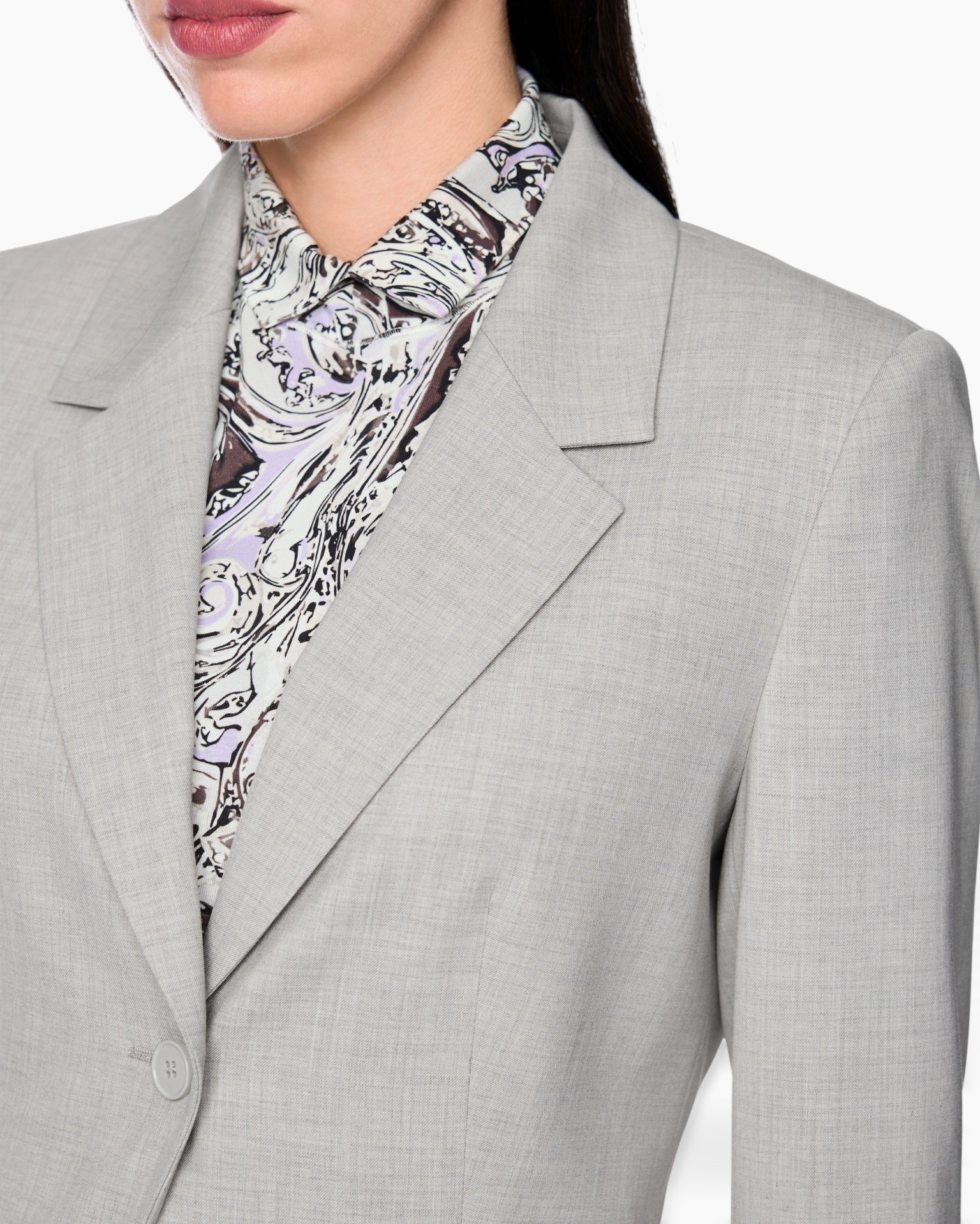 blazer, grijs, revers, enkelvoudige kraag, knopen bevestigd