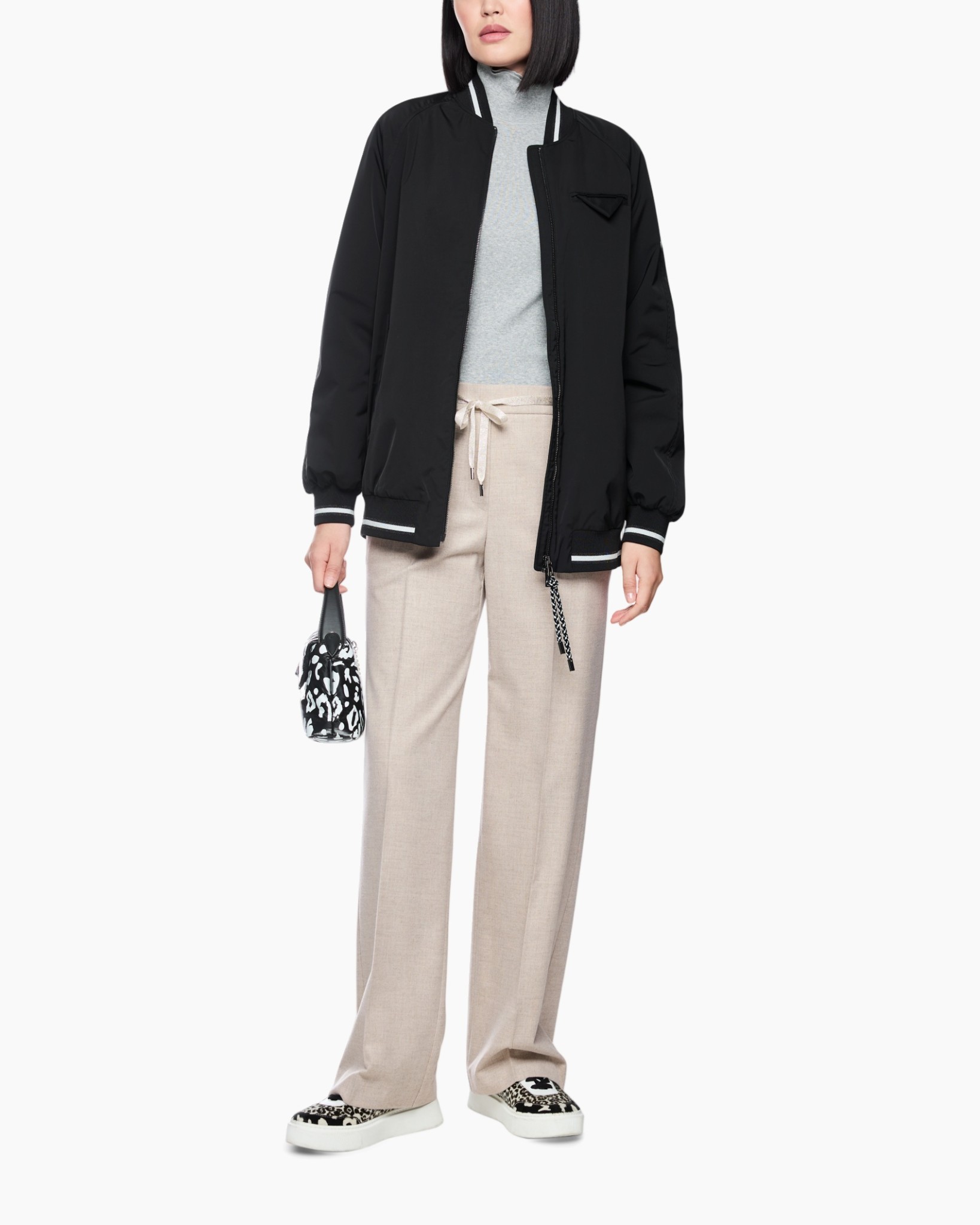 jas, bomber, rugzakje, broek, sneakers