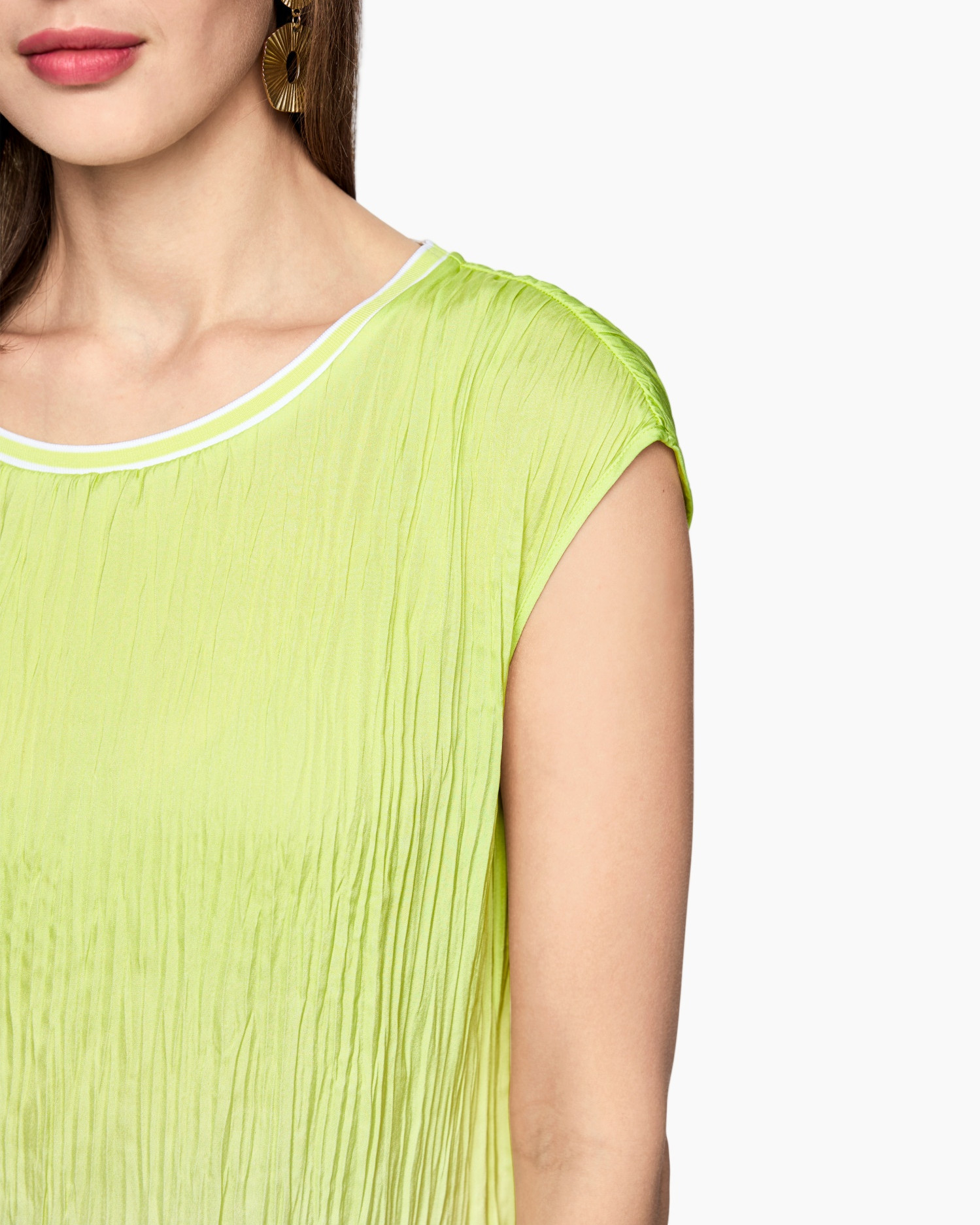 limoengroen, plissé stof, mouwloos, ronde hals, dames top