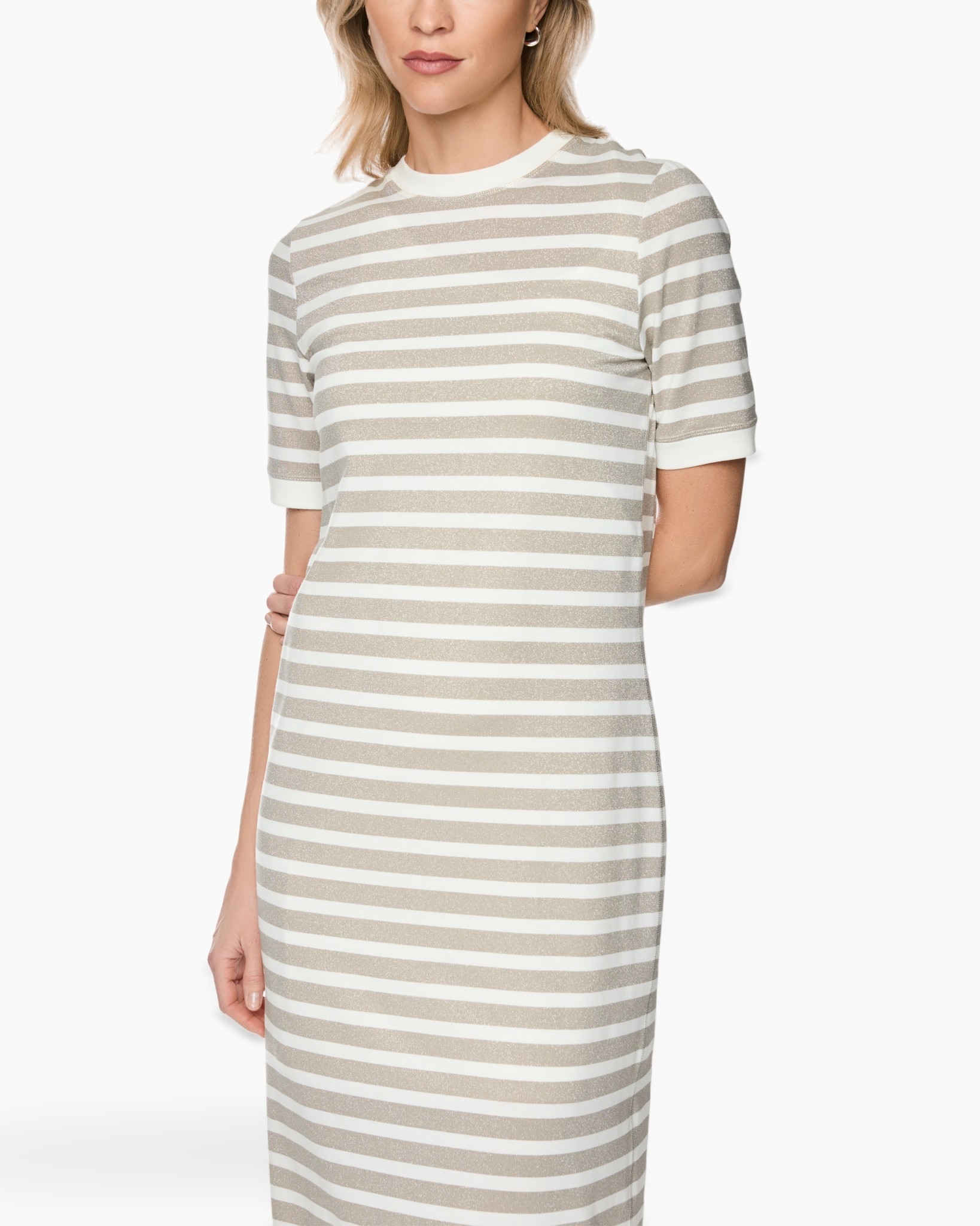 gestreepte jurk, korte mouw, beige-wit, brei stof, midi lengte