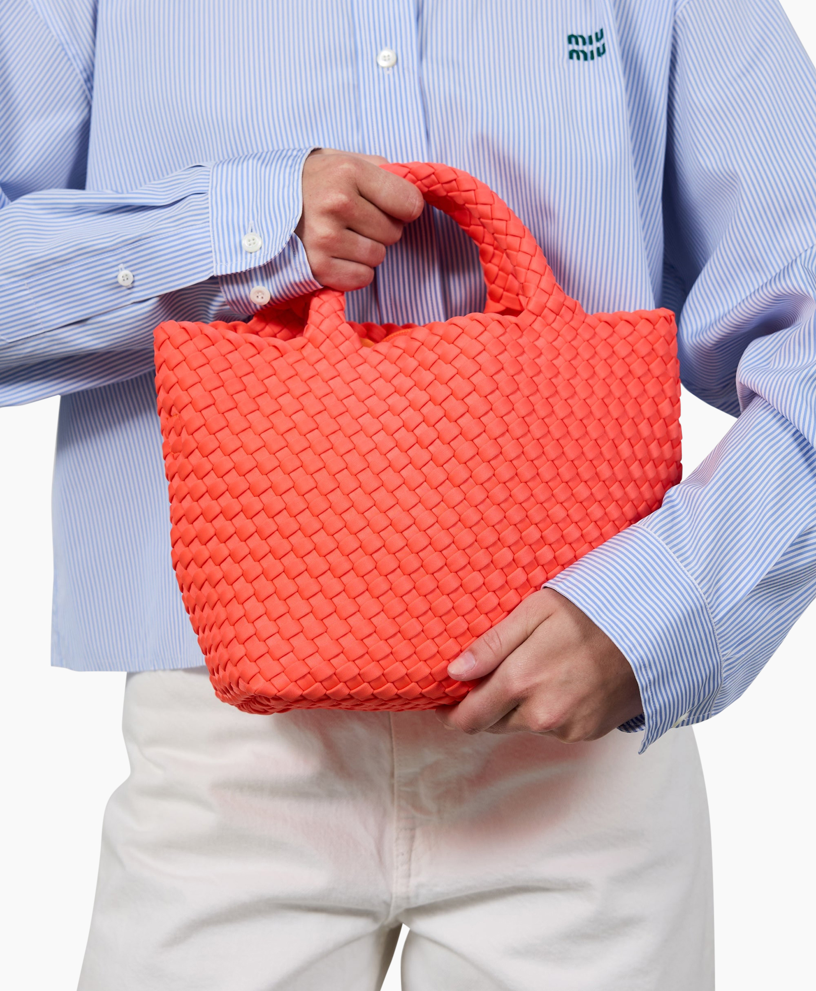 tassen, rode tas, handtas, gevlochten tas, textuur tas