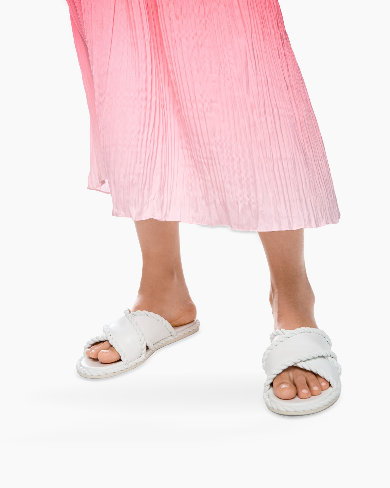 roze jurk, plissé jurk, midi jurk, sandaaltjes, sandalen