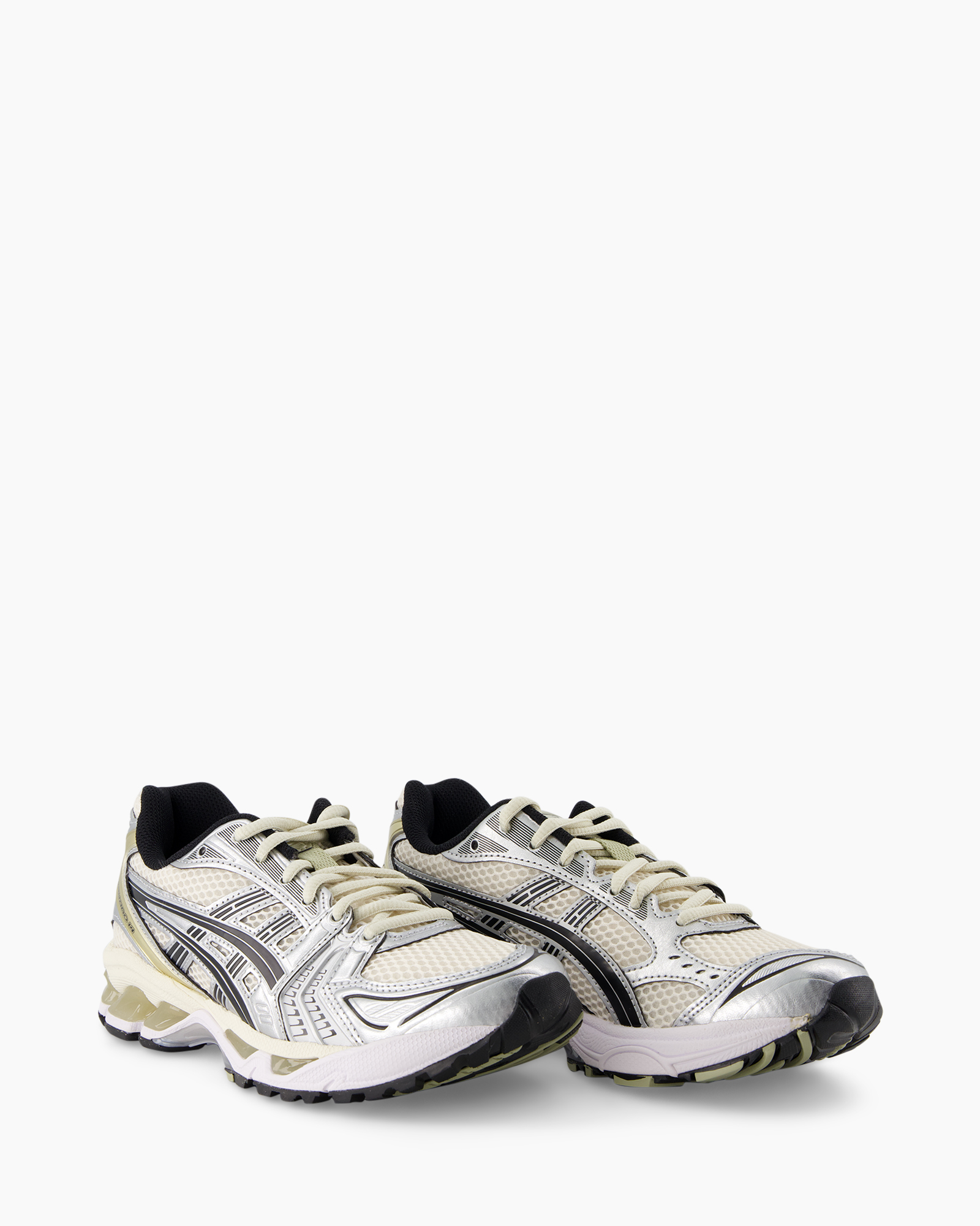 hardloopschoenen, sneaker, mesh bovenwerk, froemzool, zilverkleurig zwart accenten