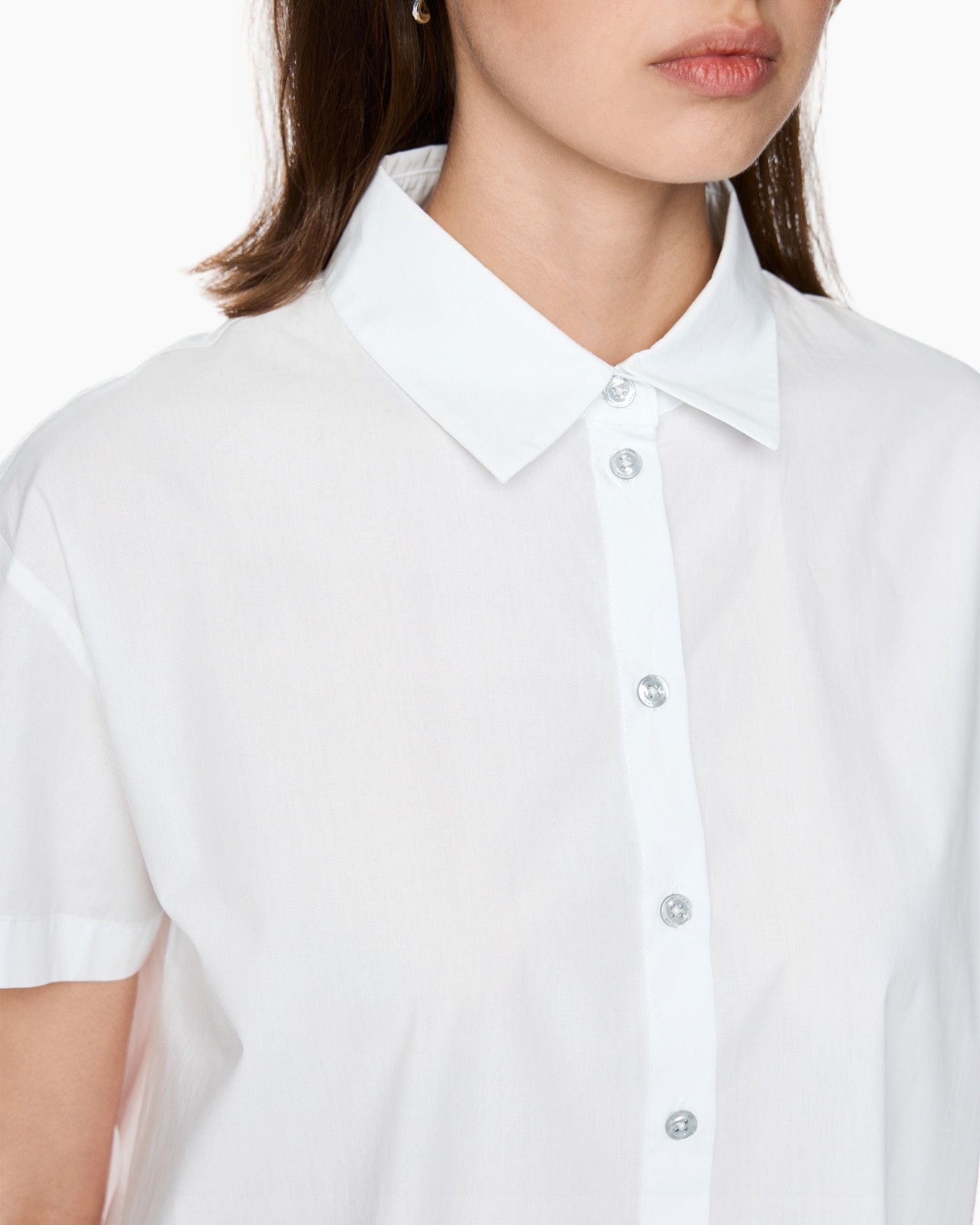 witte blouse, kraagshirt, korte mouwen, knopenrij, casual pasvorm