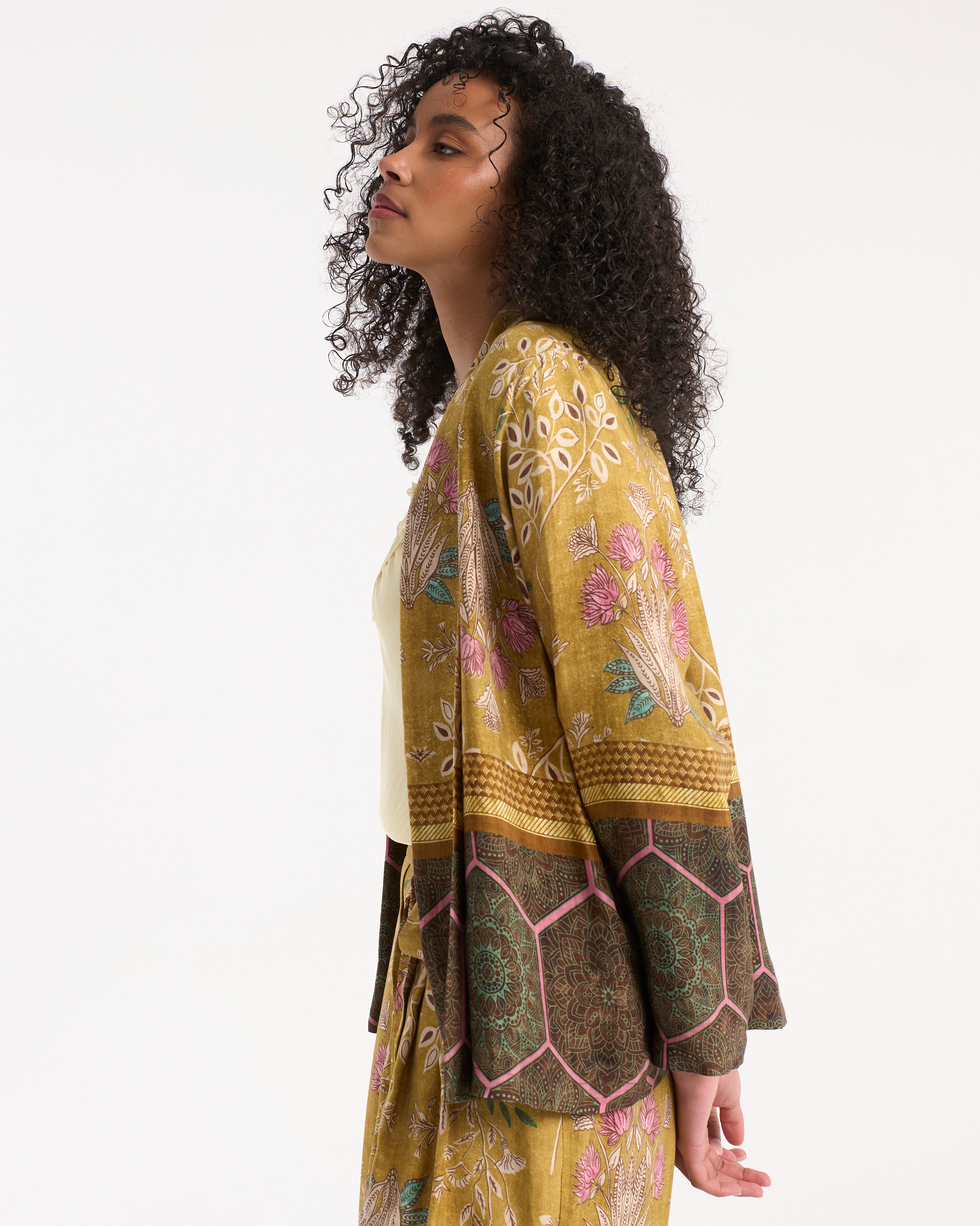jas, kimono, bloemen, mosterd, paisley
