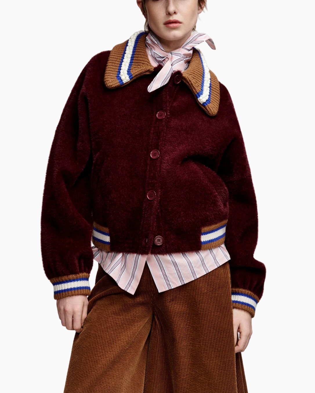 bordeaux jas, fleece jas, kraag, gebreide kraag, knopen cardigan