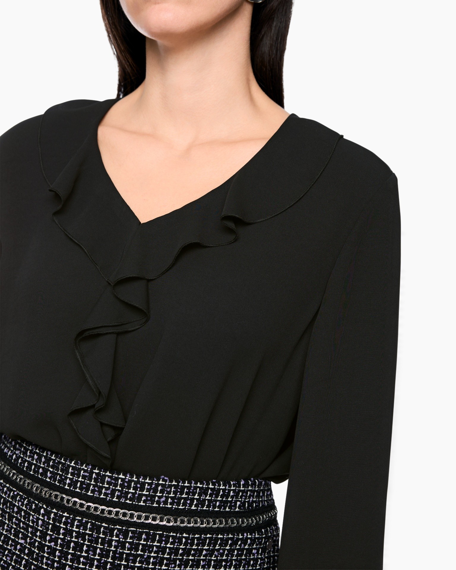 zwart blousé, rimpel detail, v-nek, lange mouw, textured rok
