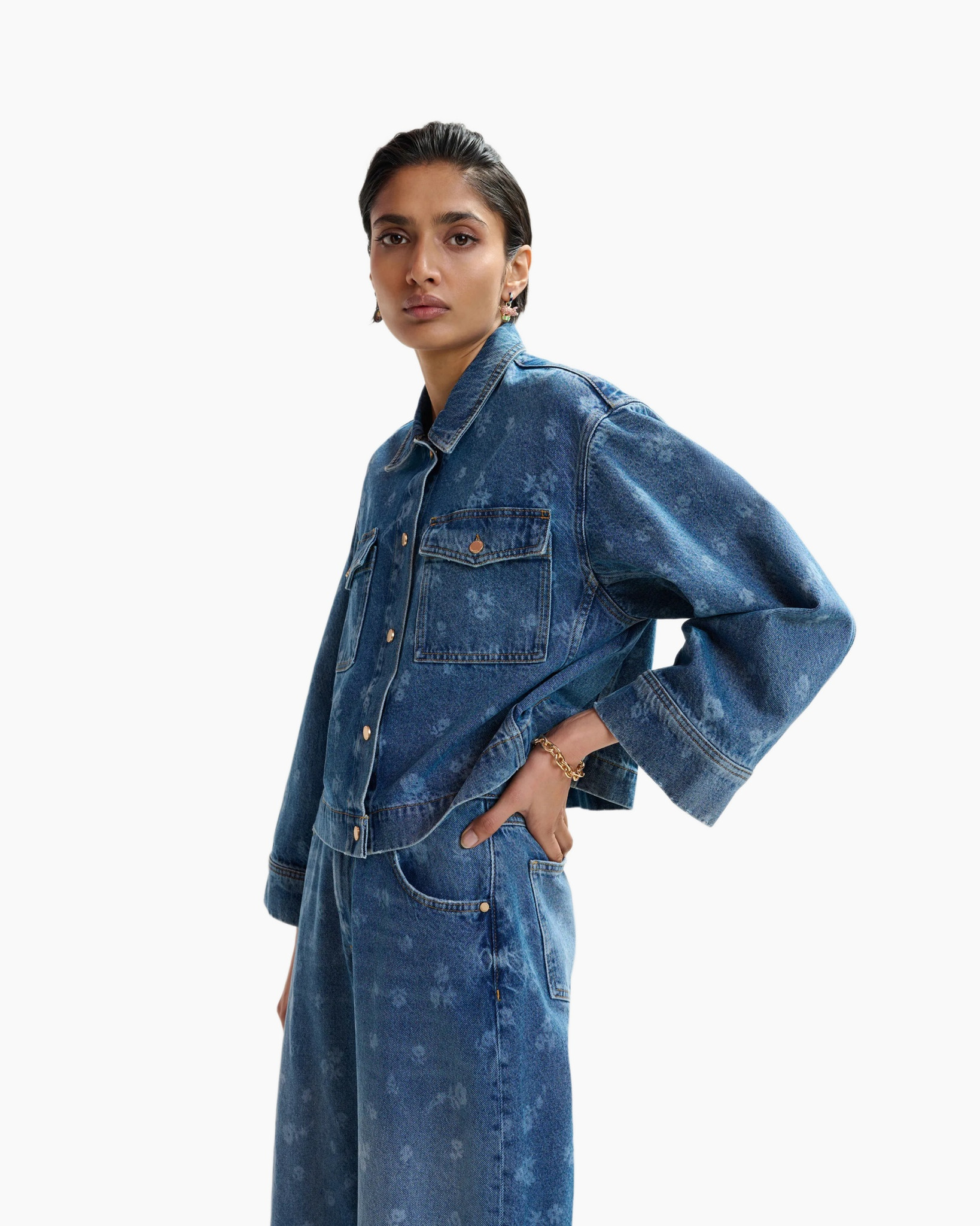 Pants, Coat, Jeans, Long Sleeve, Person