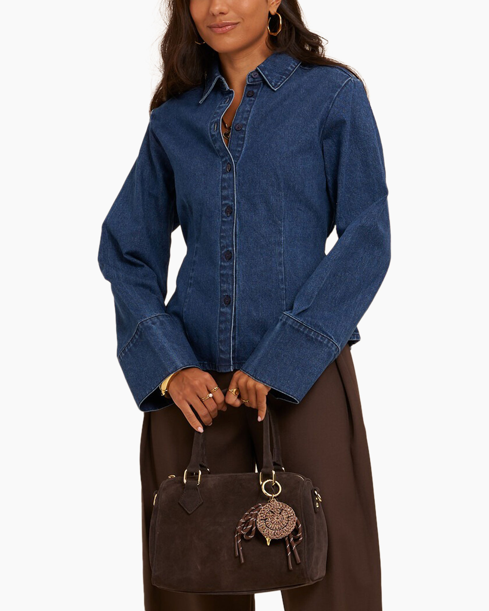 denim shirt, knopdown, lange mouwen, bruine tas, handtassen accessoire