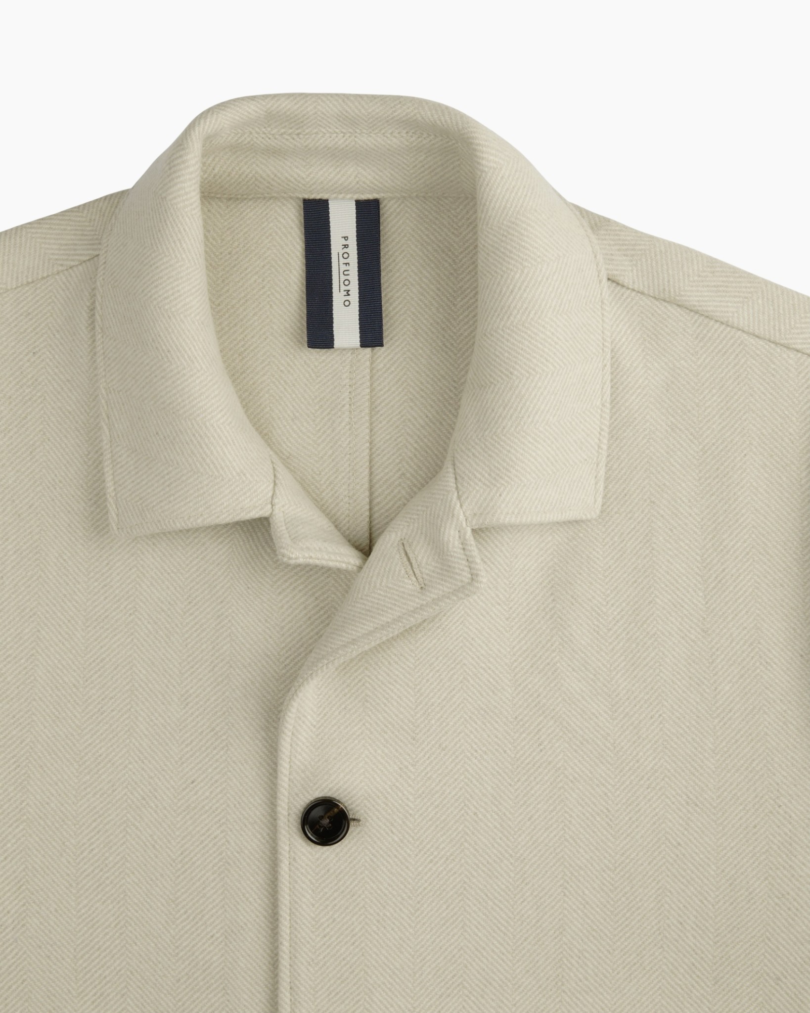jas beige, jassen, knopen, kraag, lange mouw