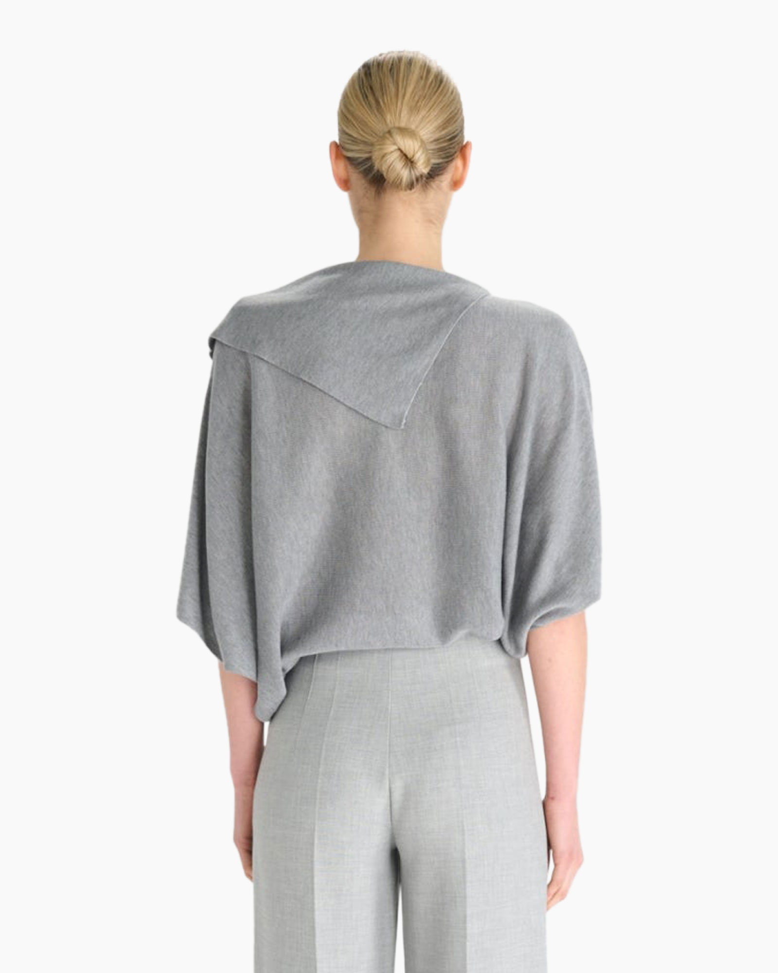 grijze top, brei trui, korte mouw, achterkant, kraag detail