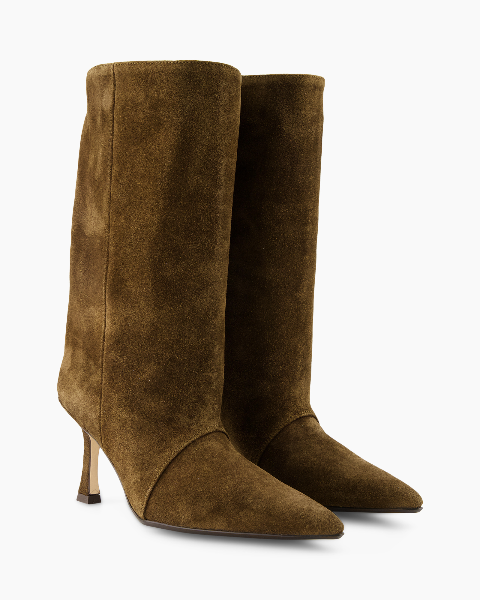 kuitkorte?, suede, bruin, middelhooghiel, puntige neus