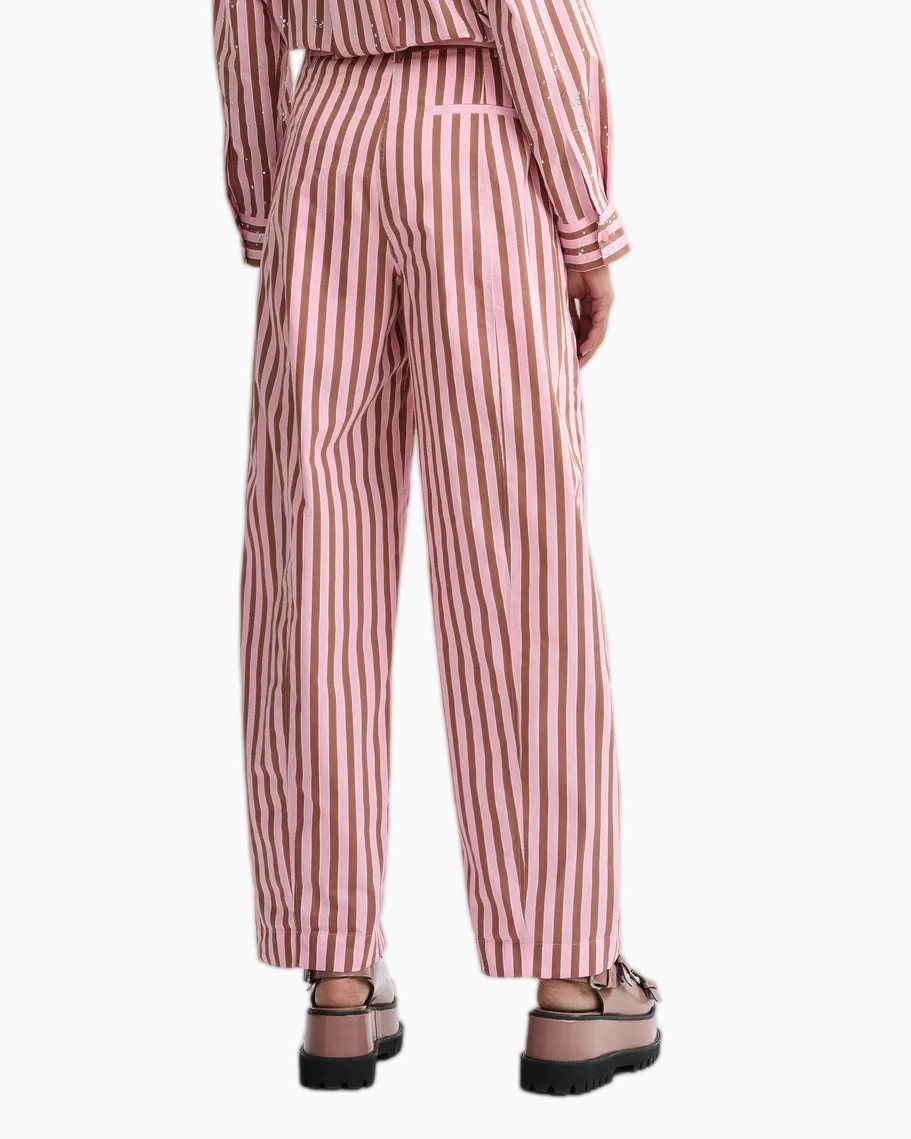 gestreepte broek, roze broek, wijdere pijp, hoog taille, sandalen