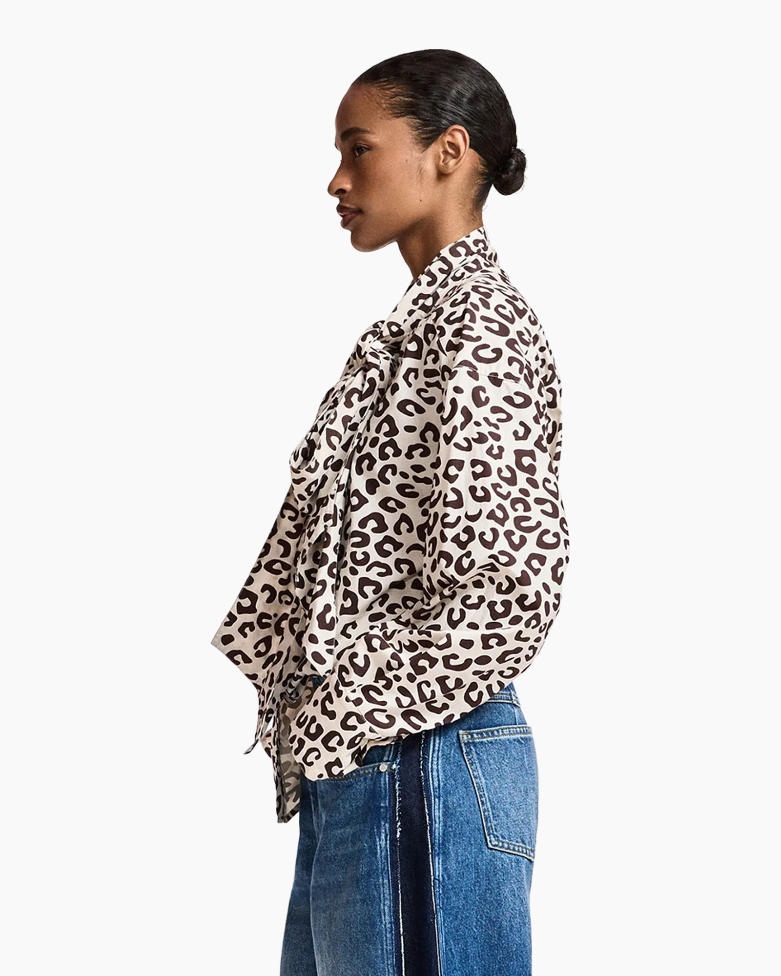 leopard print, blouse, lange mouw, wrap top, neutraal beige