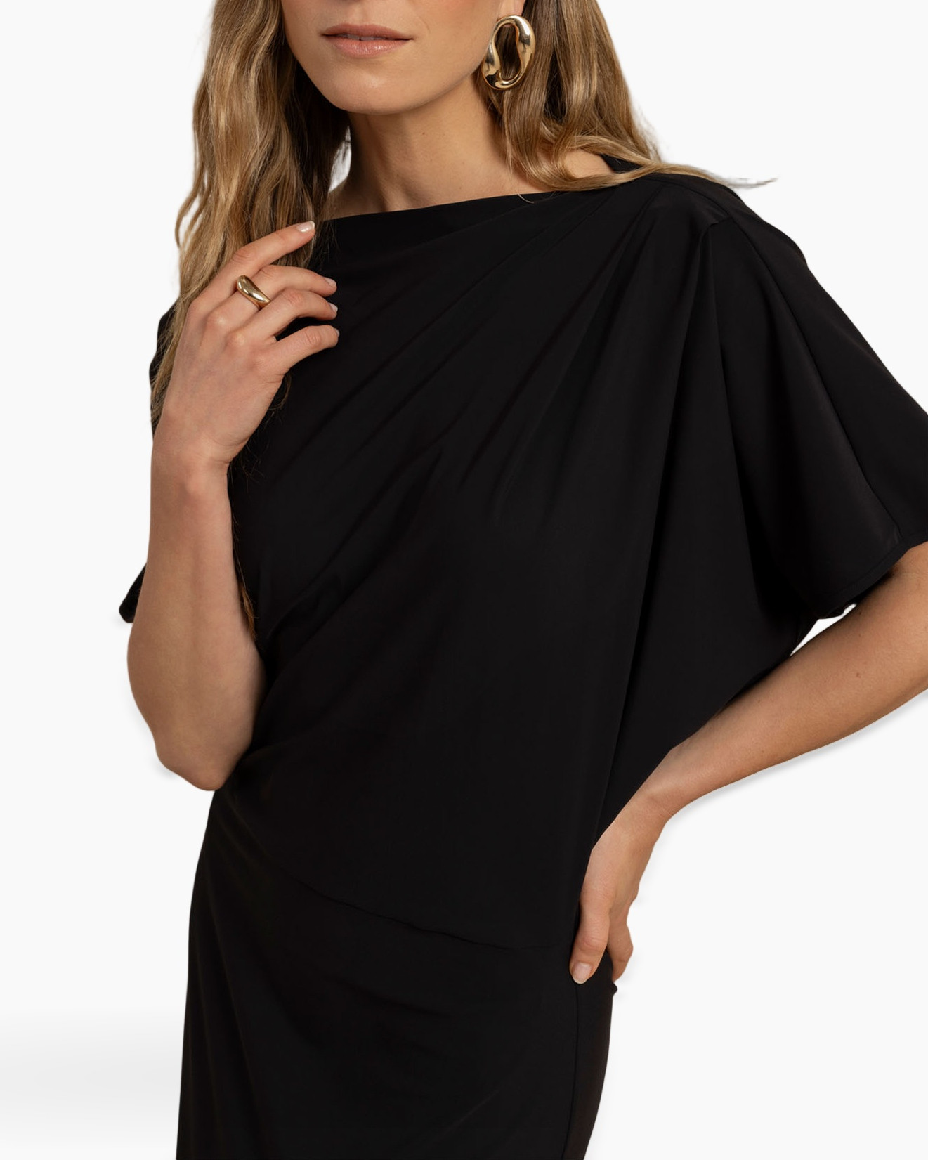 zwart, jurk, en-shoulder, geplooid, draai-detail