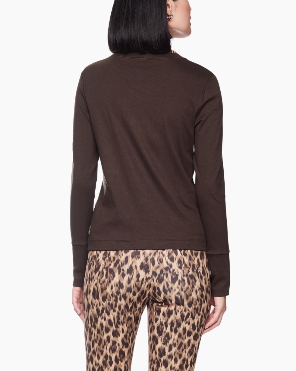 rolkraag, bruine trui, lange mouwen, effen kleur, leopard print broeken