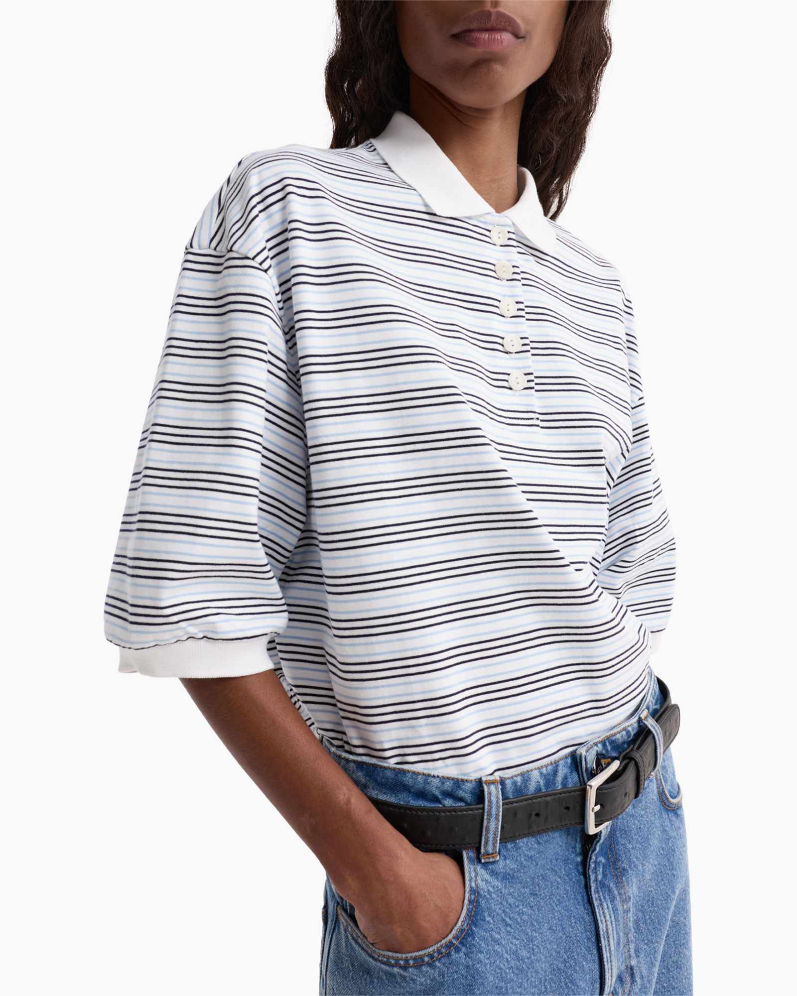 gestreepte polo, korte mouw, kraag shirt, midweight breigoed, blauw wit gestreept,  polo,  gestreept overhemd,  lange mouw,  witte kraag,  spijkerbroek