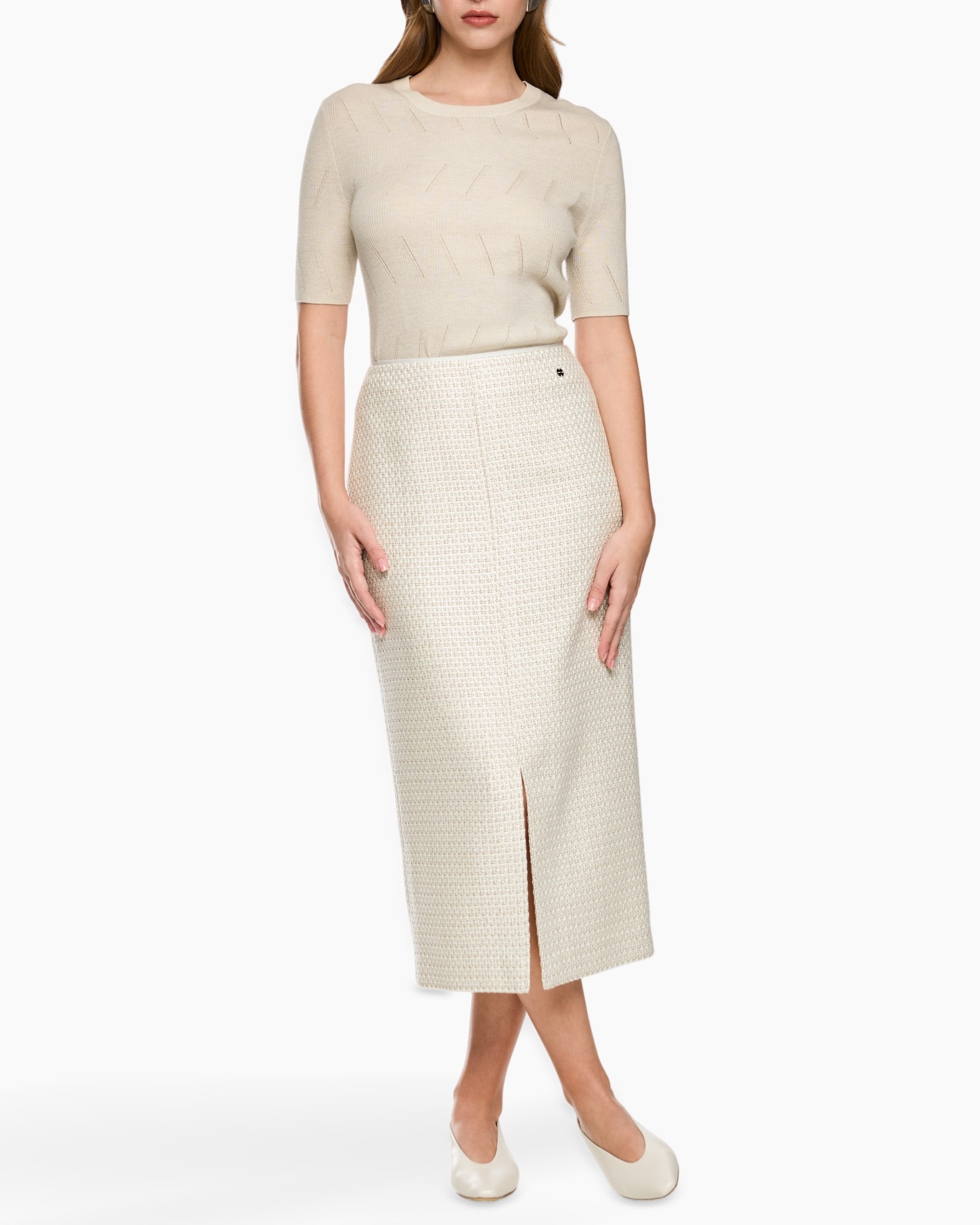 beige breiwerk top, korte mouwen, pencilrok, middellang, splitrok