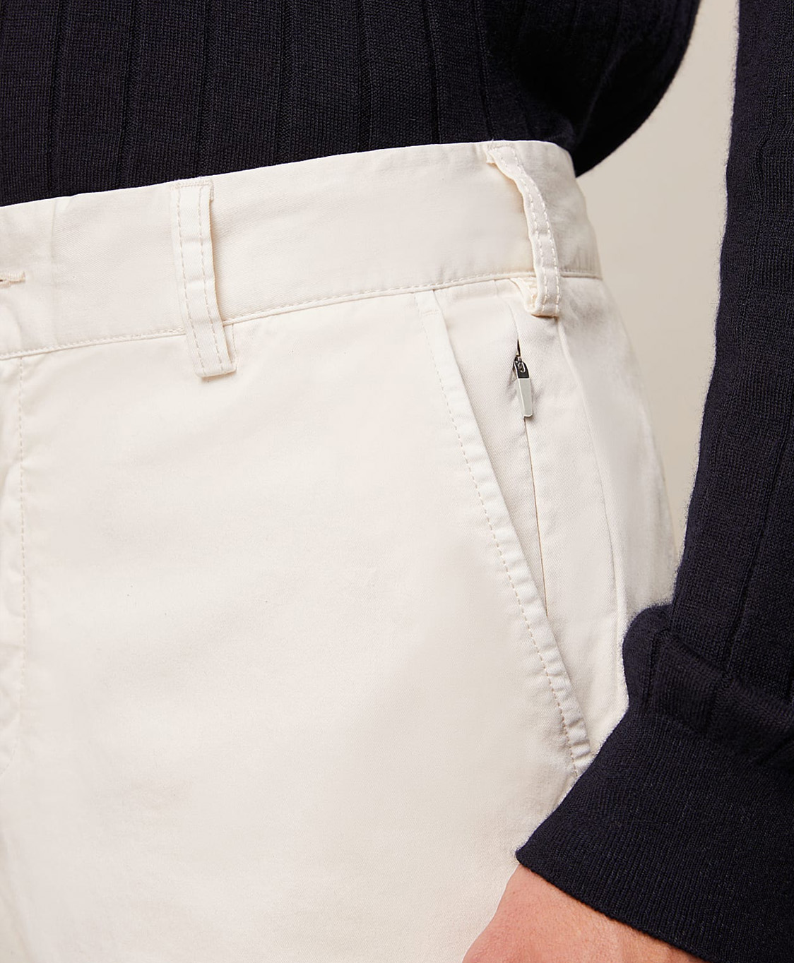 Alpha Tauri  Korte Broek Ata Plark Off White