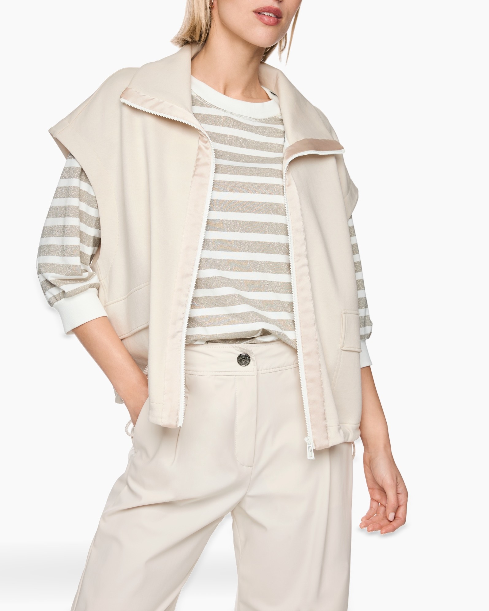 bruin vest, rits voorkant, gestreepte top, lange mouwen, zakken