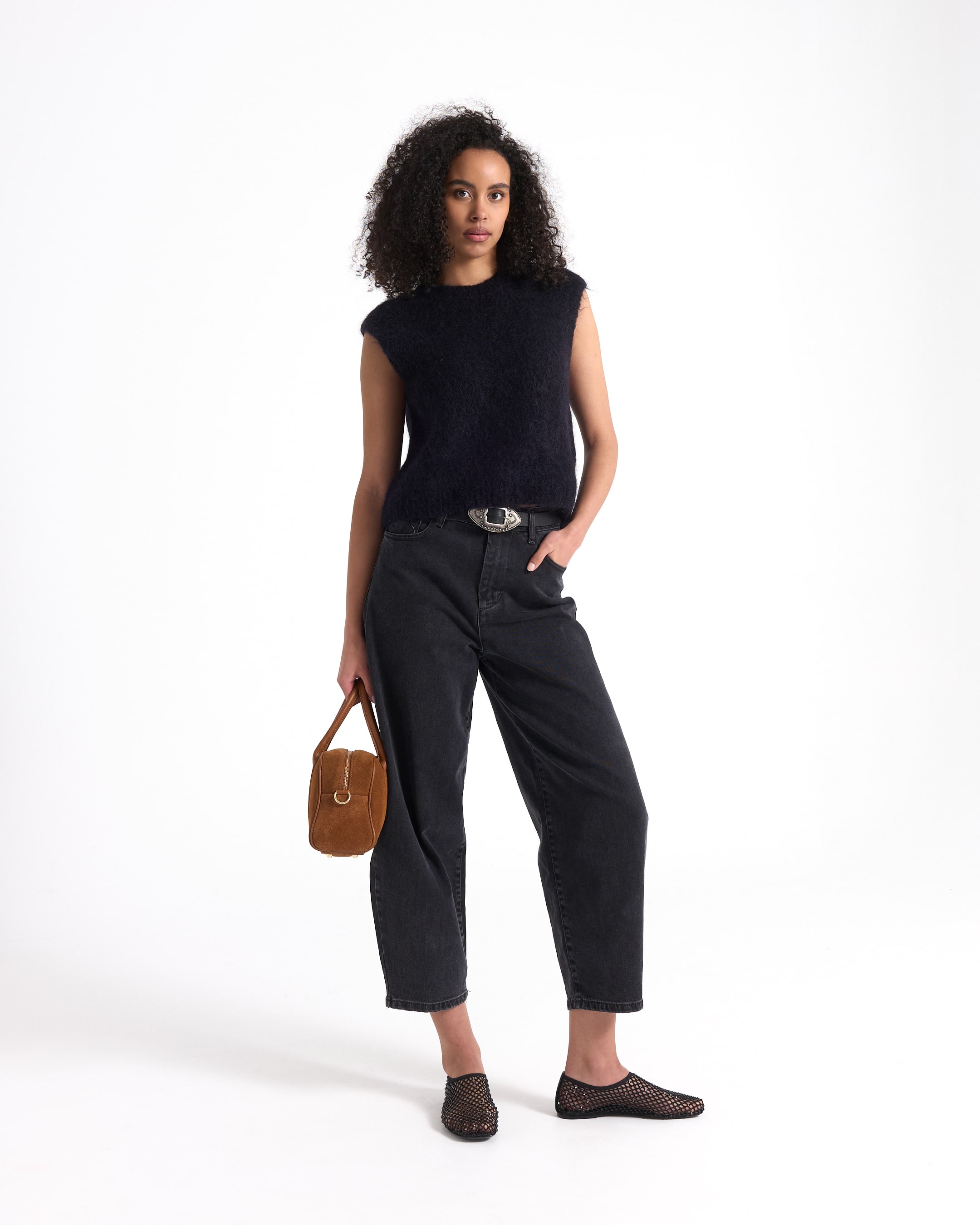 top, sleeveless, knit, black, jeans