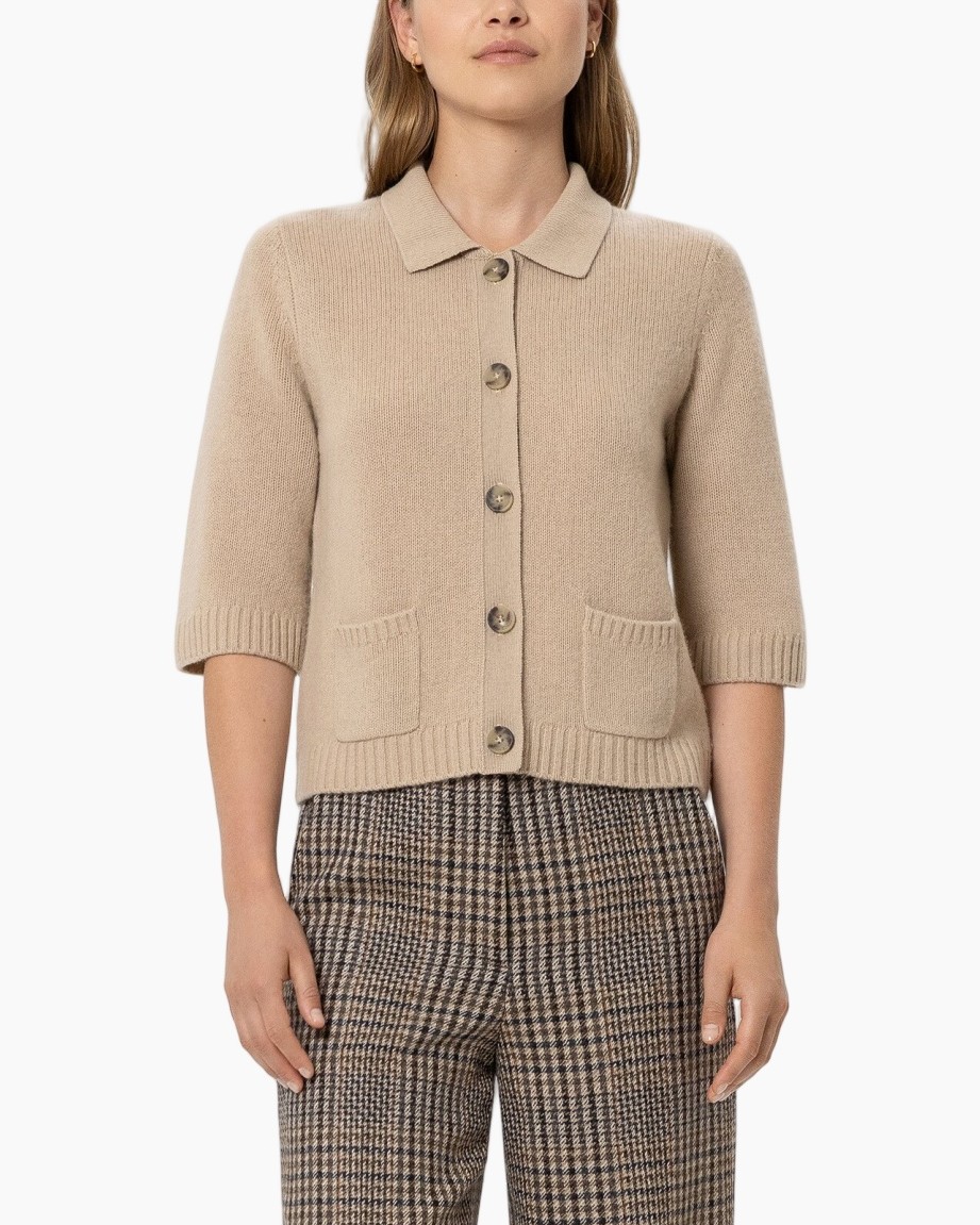 cardigan, beige, gebreid, knopen, zakken