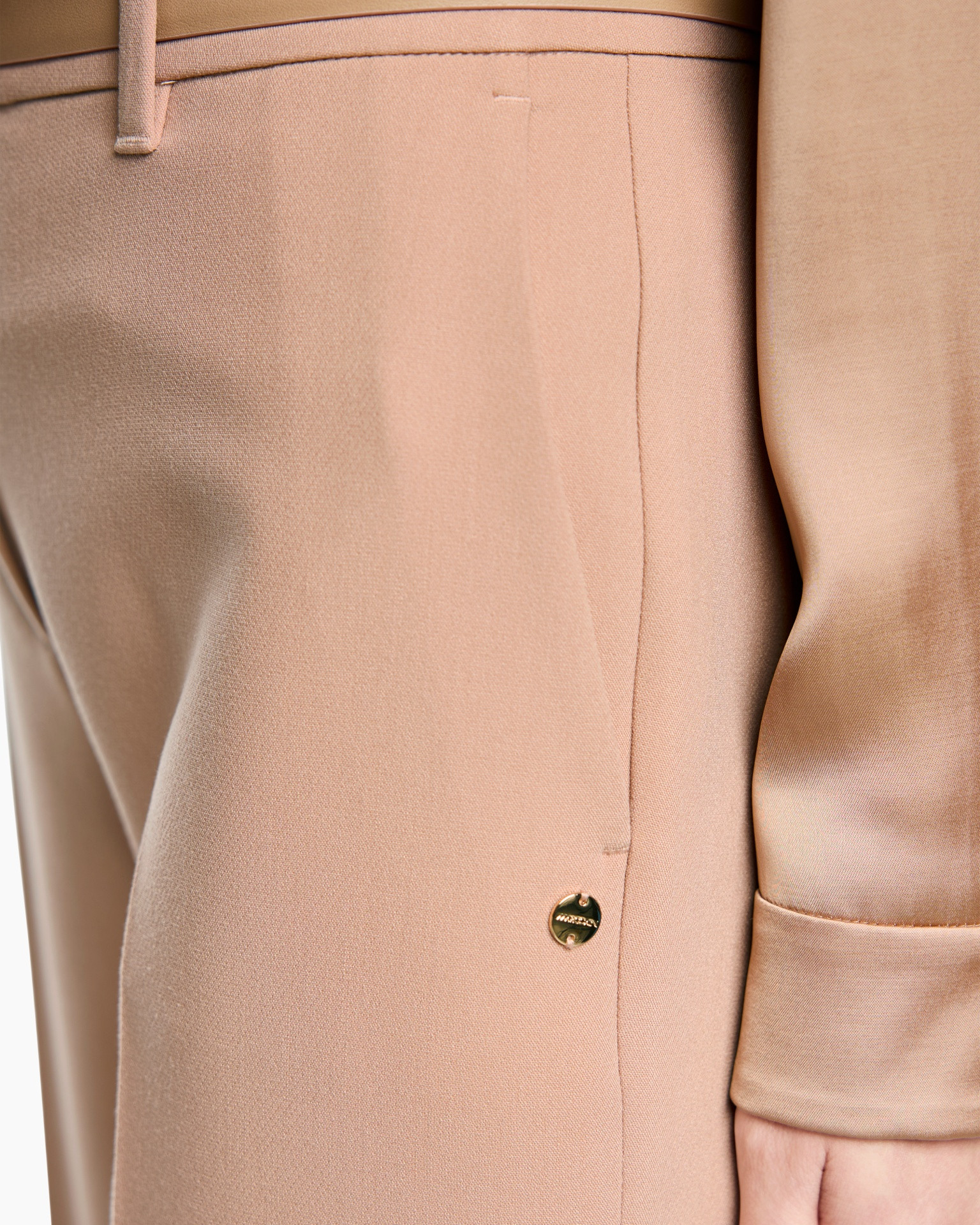 Clothing, Coat, Long Sleeve, Linen, Pants