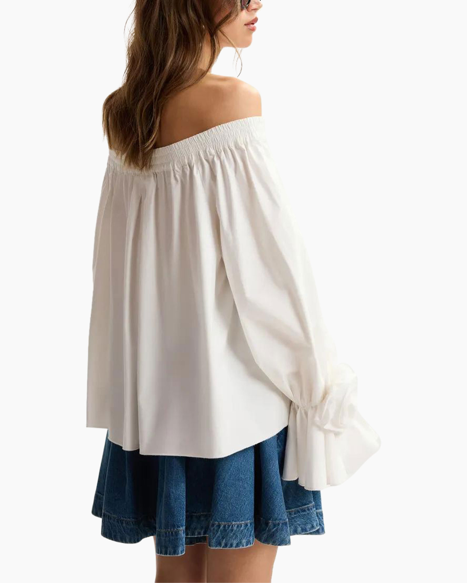 off-shoulder, blouse, lentesleeve, wit, denim-rok