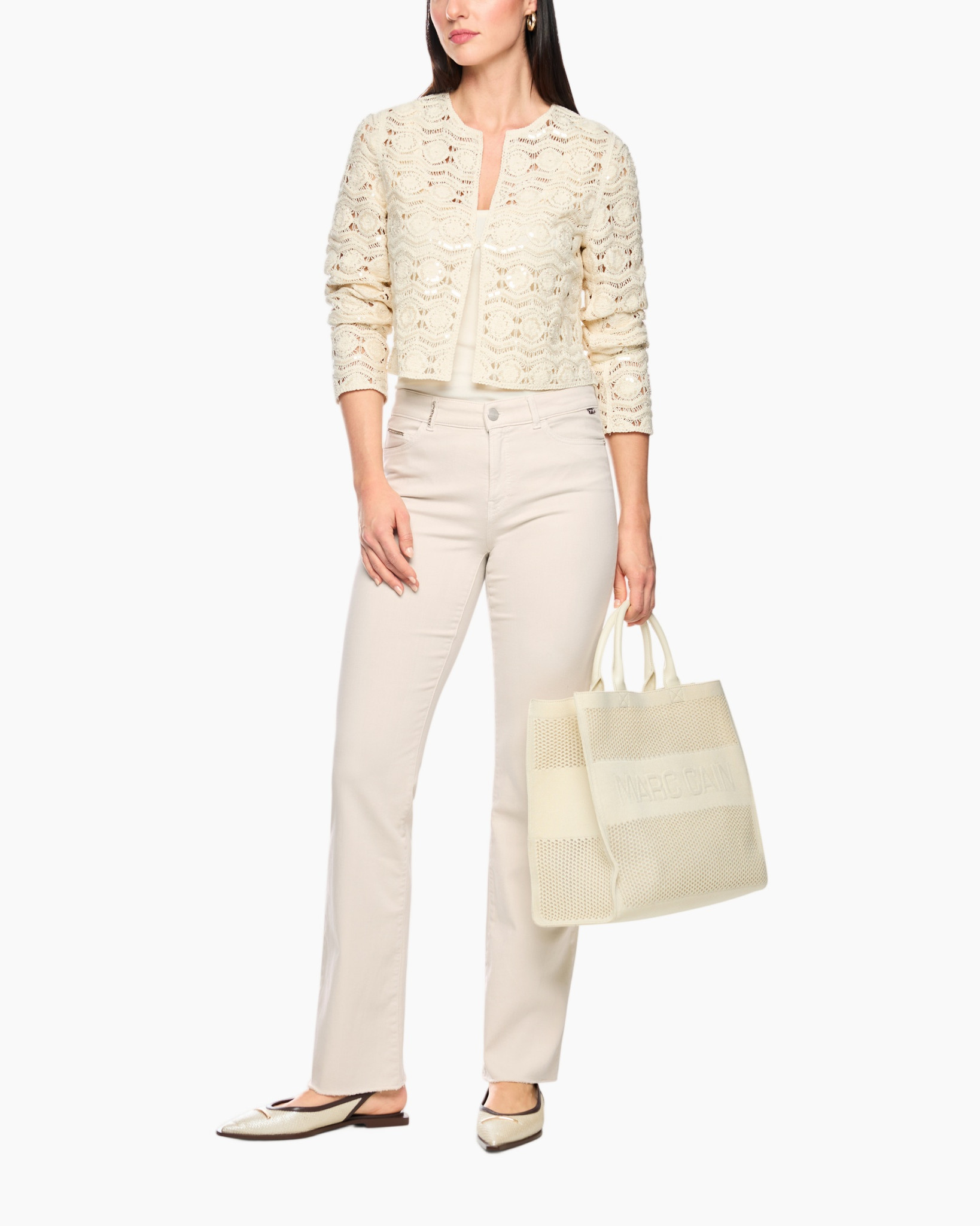 kanten gebloemde cardigan, crème, lange broek, tote tas, ballet flats