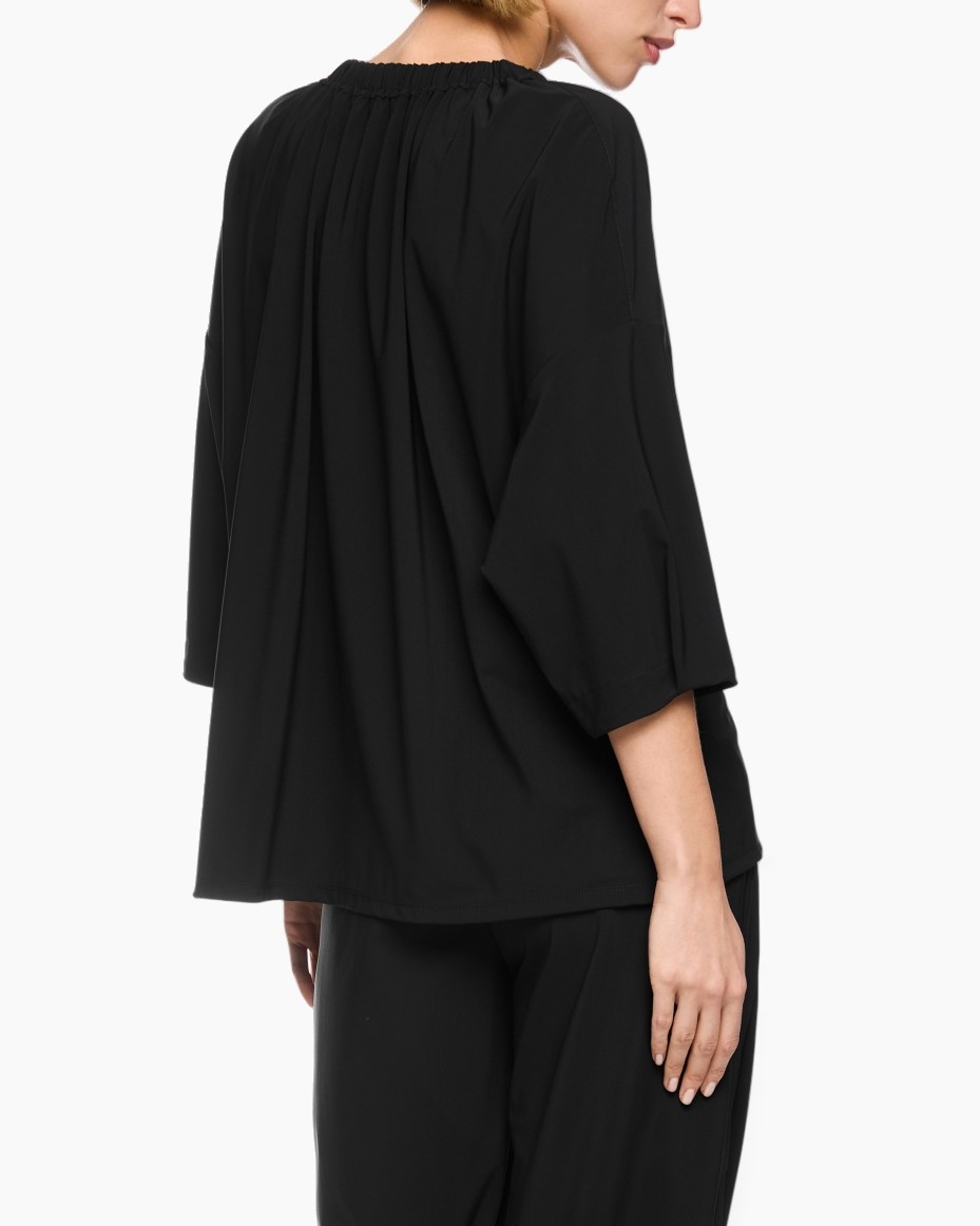 zwart blouse, niet-gebonden halslijn, driekwart mouwen, losse pasvorm, effen kleur