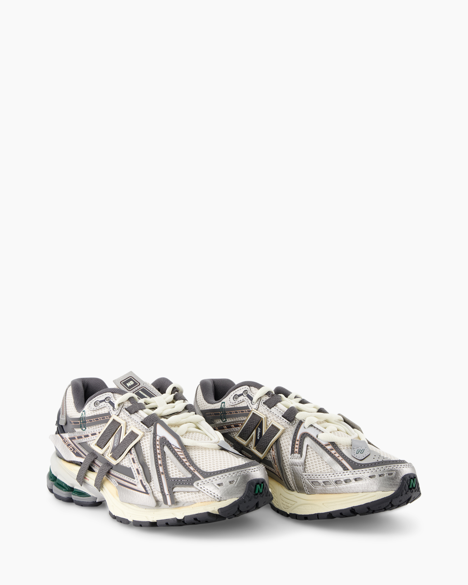 loopschoen, mesh bovenwerk, grijs, wit, sneaker