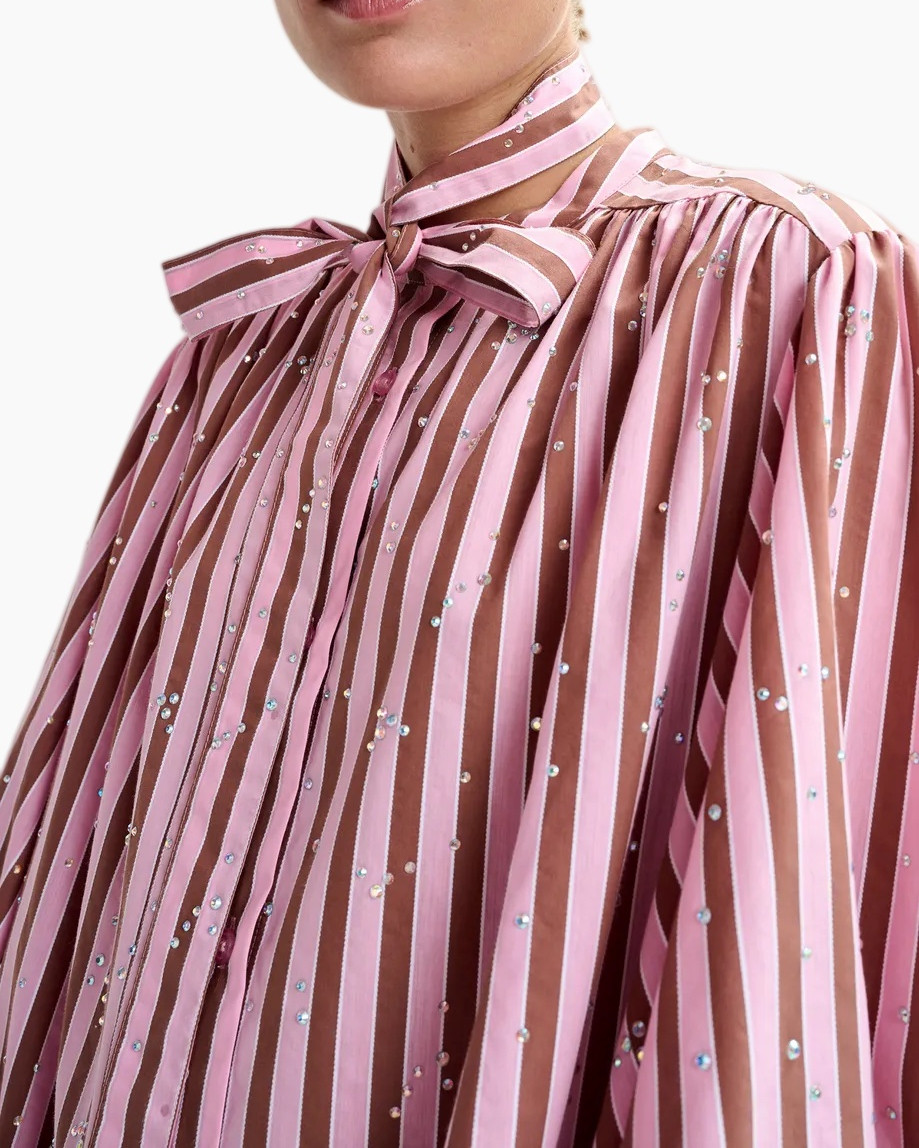 blouse, roze, gerimpelde? (avoid incorrect)