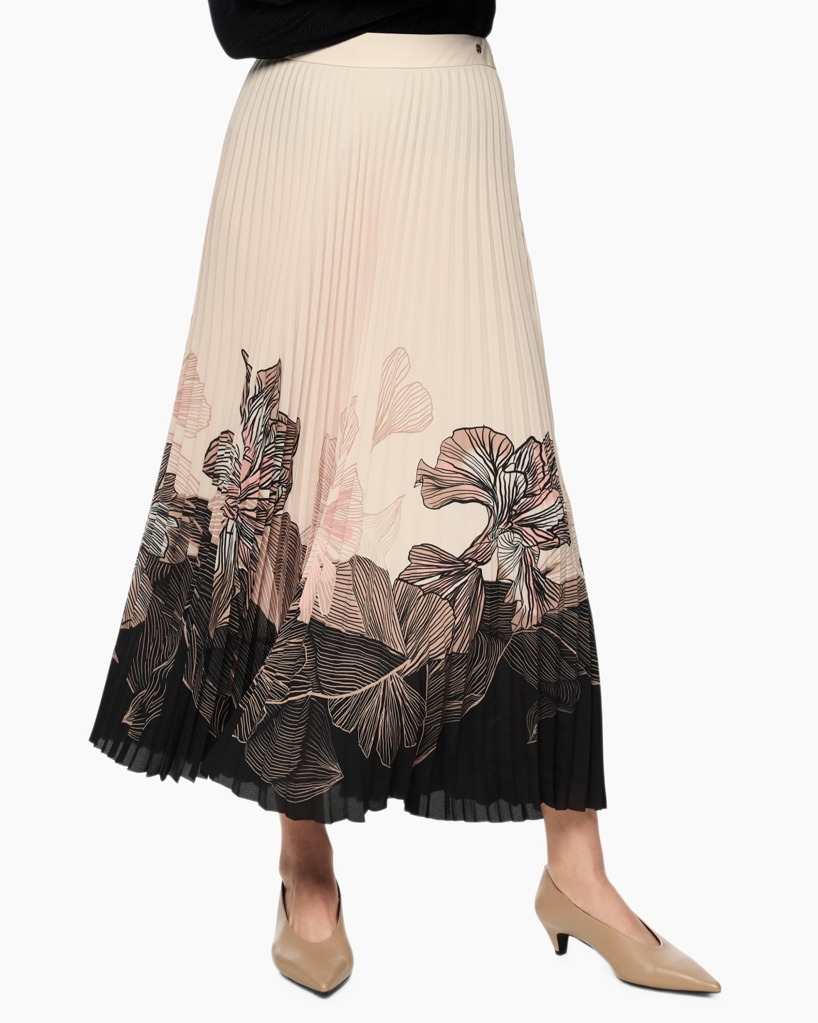 Clothing, Skirt, Footwear, High Heel, Shoe