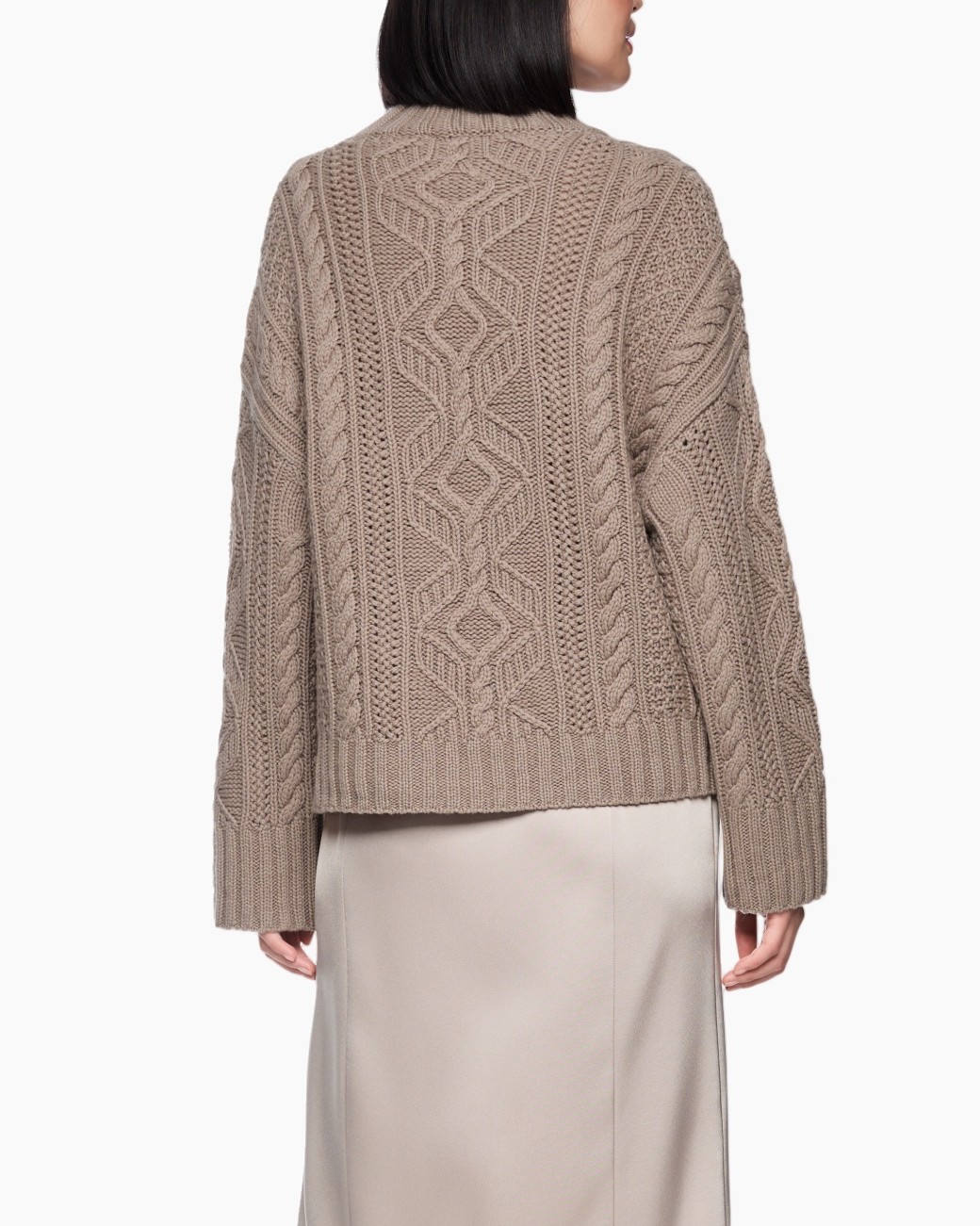 trui gebreid, kabelbrei, beige, lange mouwen, licht oversized