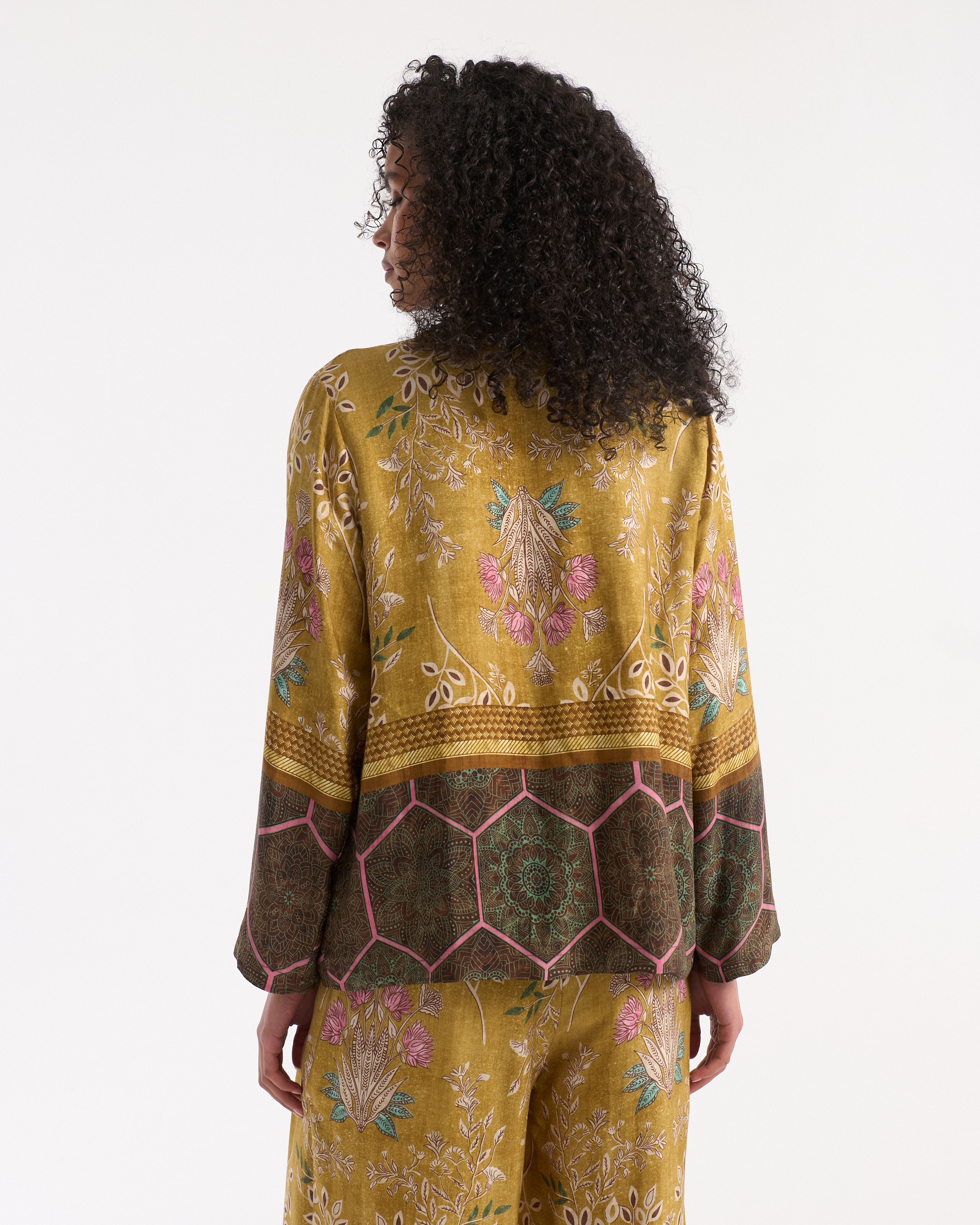 kimono, patterned jacket, floral print, muted yellow, long sleeves