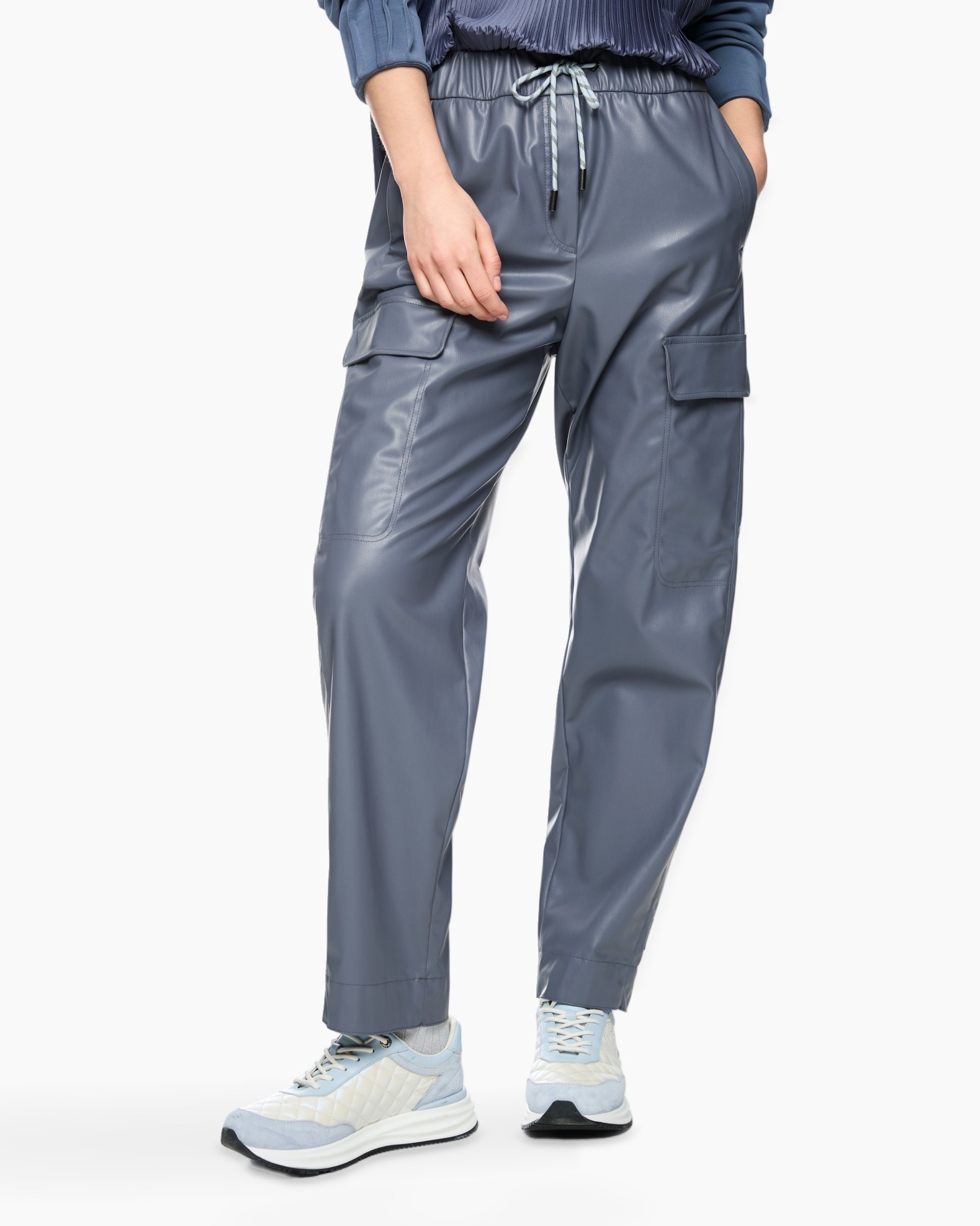 broeken, cargo broek,  joggers, snoer, sportschoenen