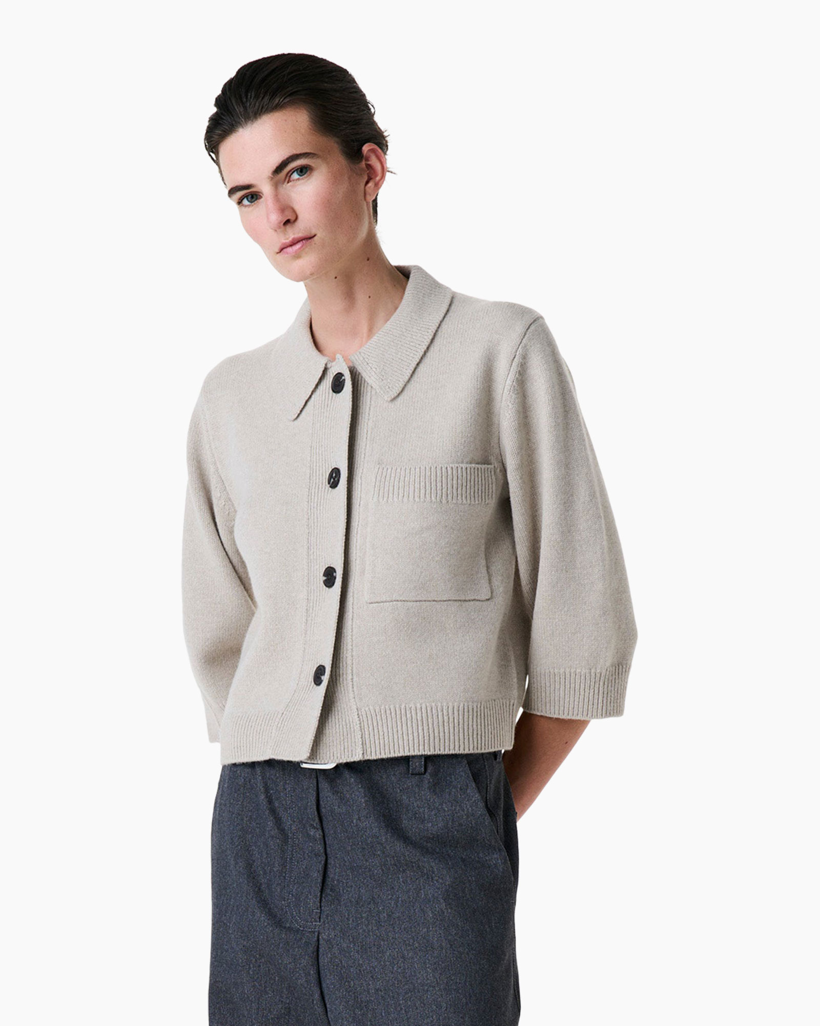 cardigan, gebreid, beige, zak, knoop