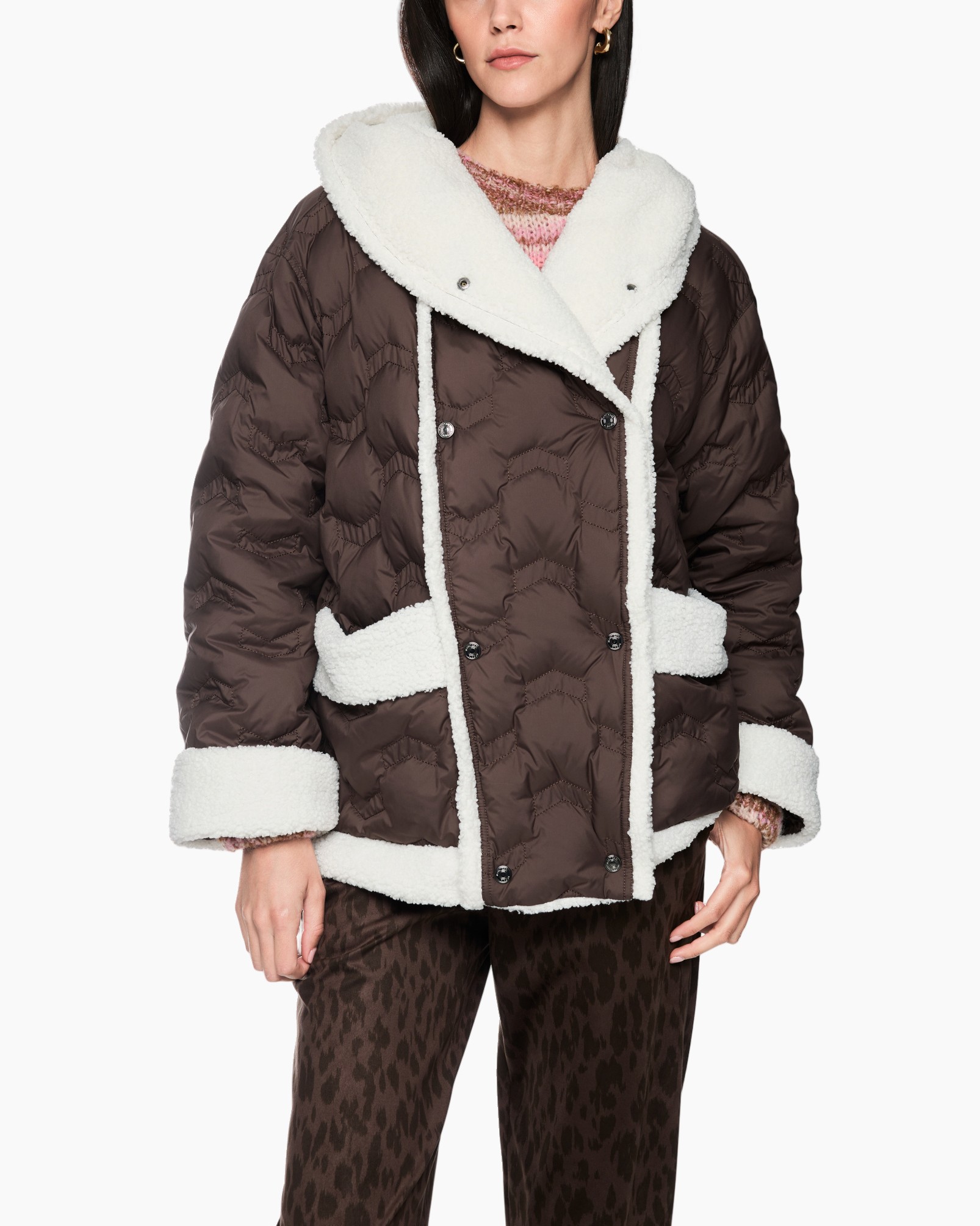 jascolmant, bruine jas, shearling trim, dubbele rij, lange mouwen