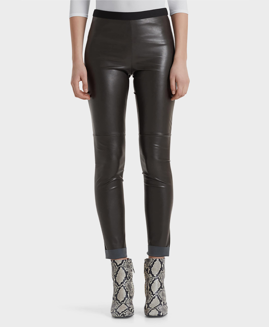 Marccain Essentials Legging +e 84.05 J78 Donker Bruin