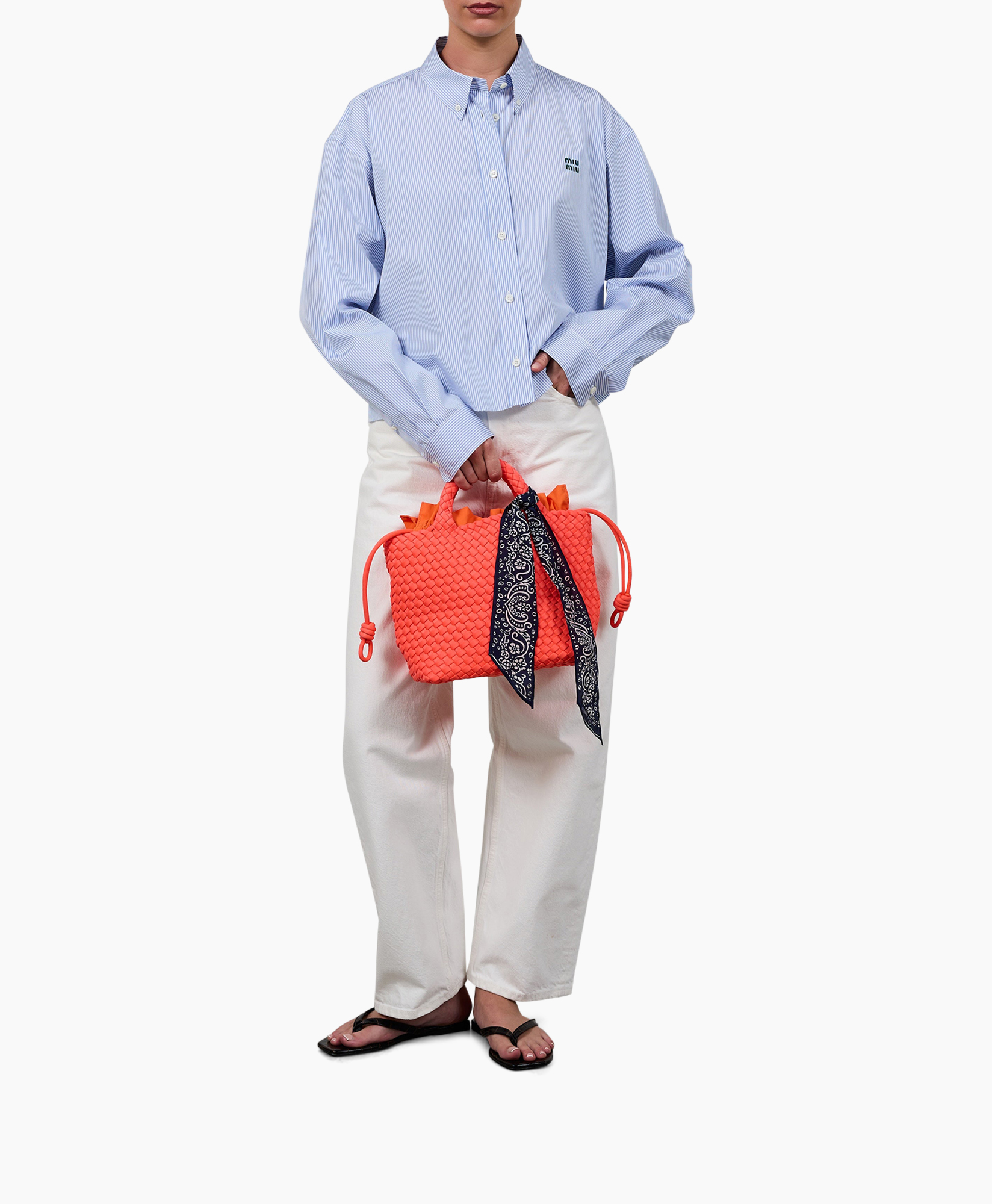 tassen, rode tas, handtas, gevlochten tas, textuur tas