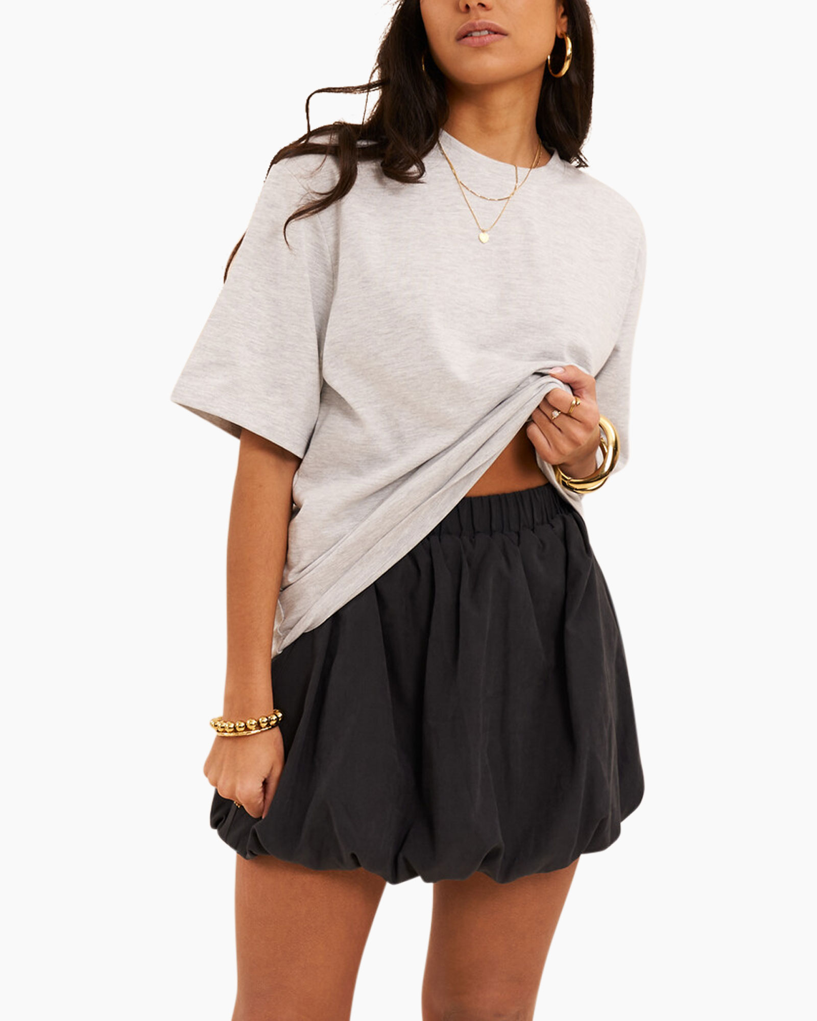 t-shirt, shorts, gray, knit, gold jewelry