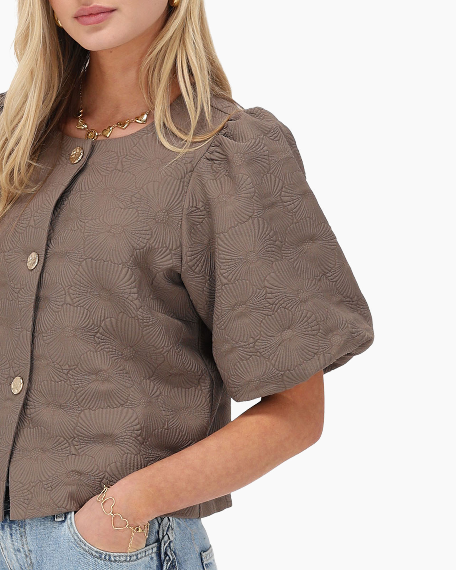 Top Top With Puff Sleeves And Flower Ja Bruin