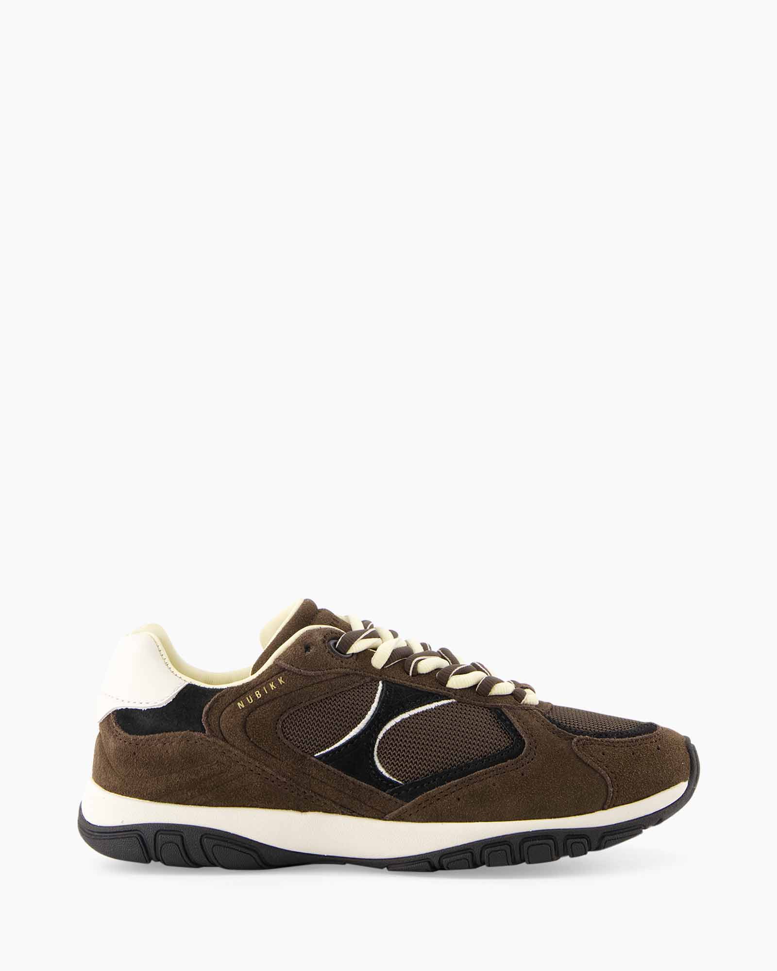 schoen,  sneaker,  bruin,  mesh,  sport ]}{}}** Wait need correct NL translations and no mistakes. Let's craft: en tags: sneaker, shoe, brown, mesh, suede? The image shows brown suede with black mesh panels. Maybe