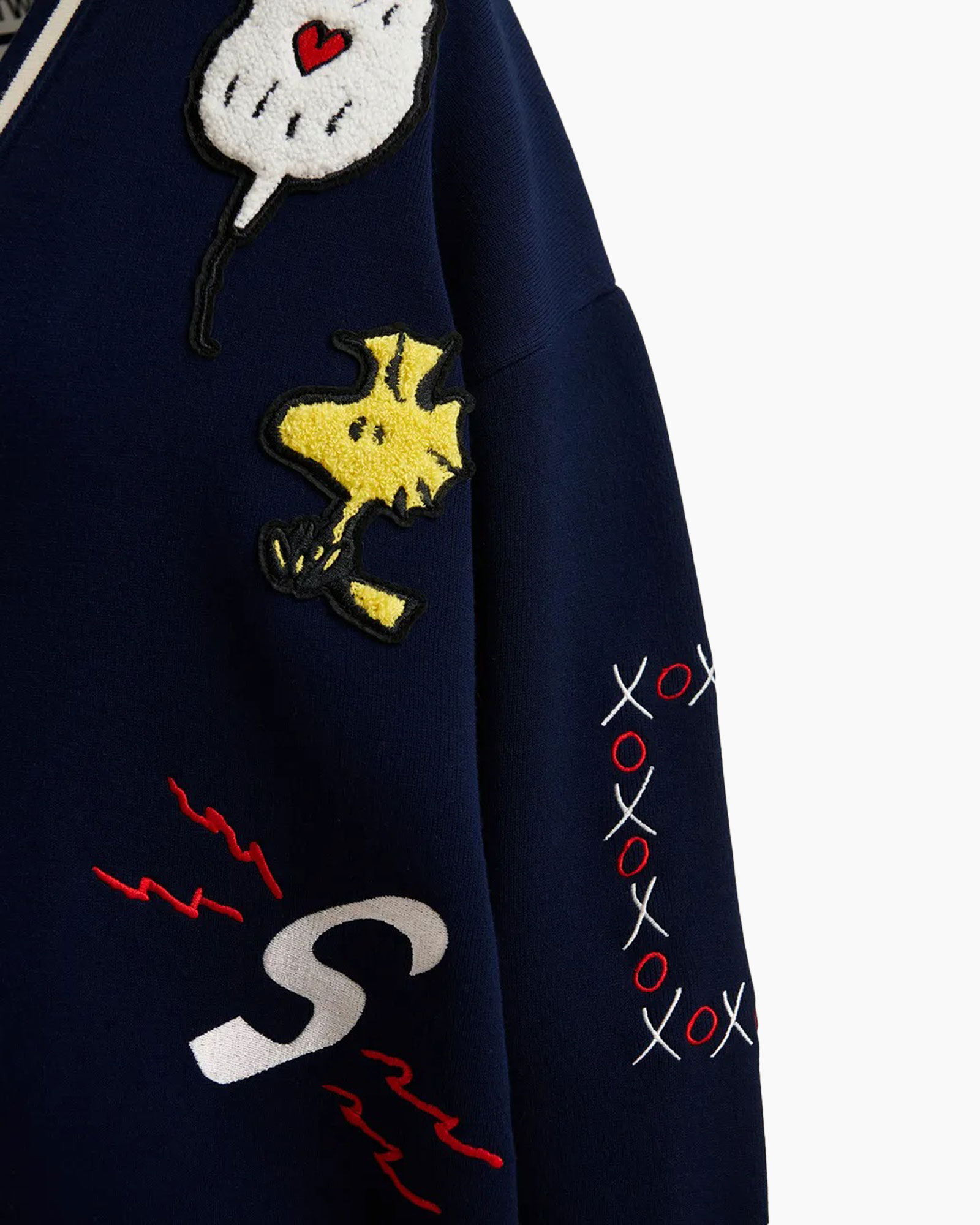 navy trui, borduursel, sierpatches, grafisch ontwerp, lange mouw