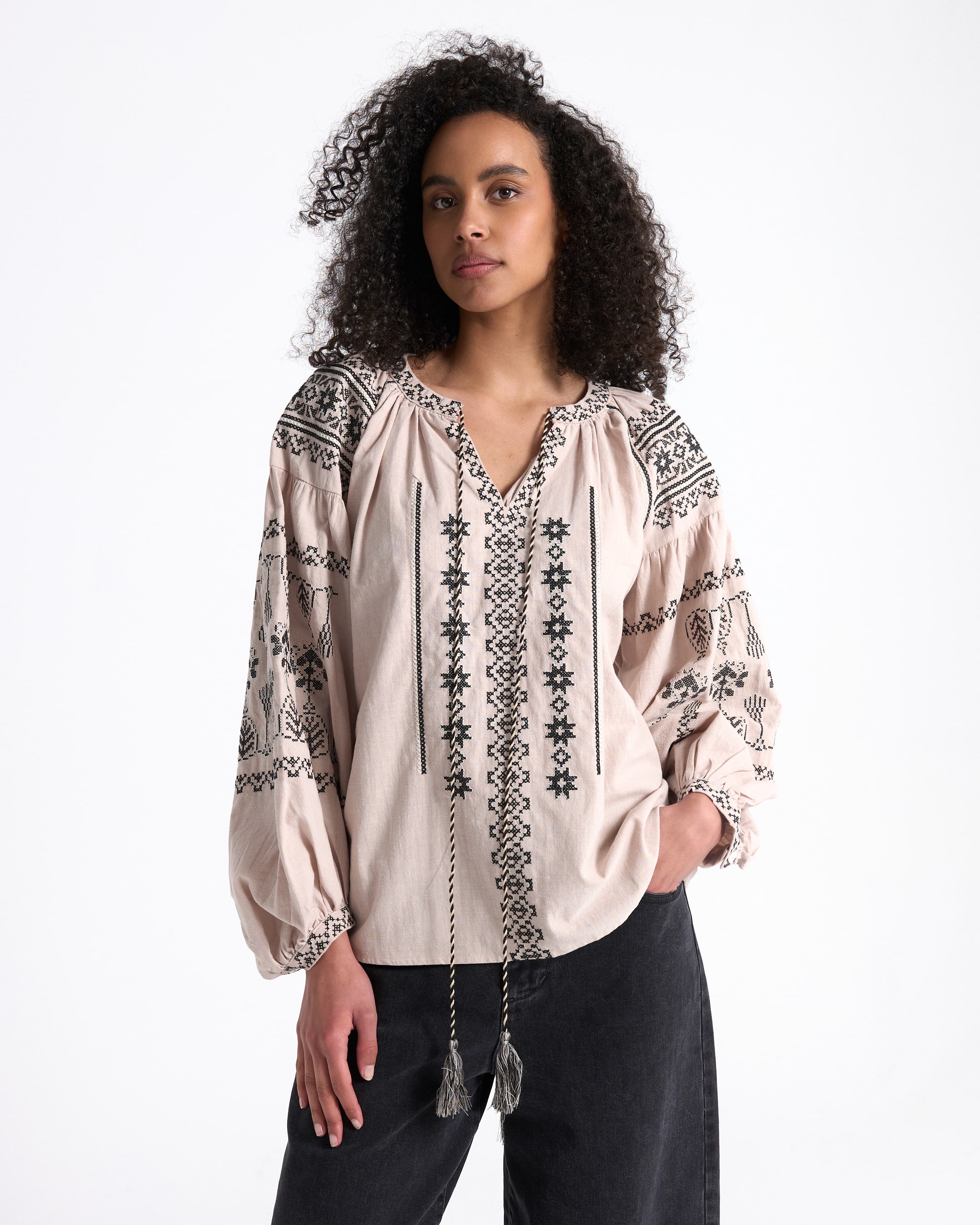 blouse, blouse peasant, geborduurd, lange mouwen, beige