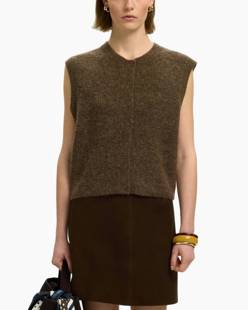 gebreide vest, bruin, mouwloos, knopen, tas accessoires