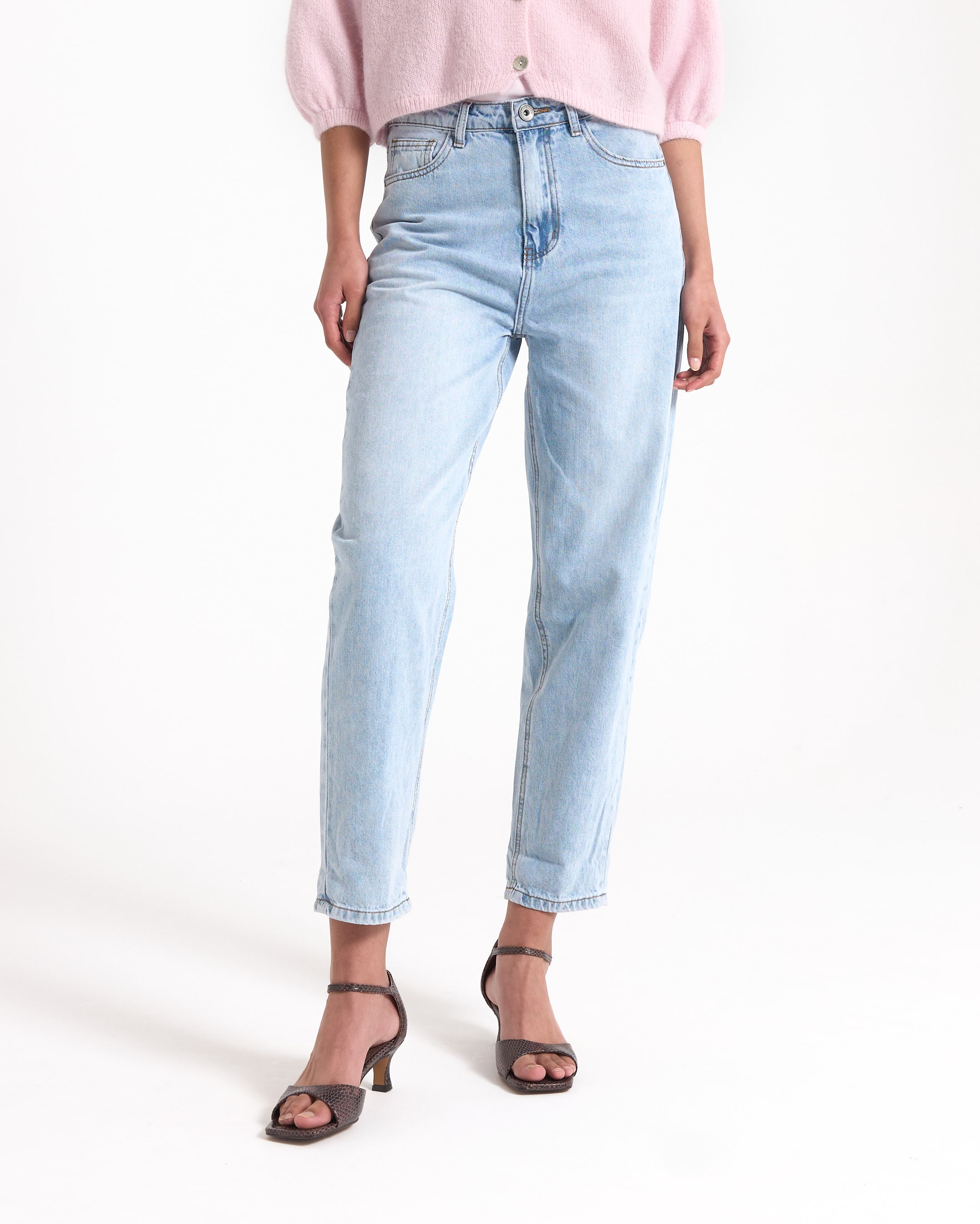 jeans, light wash, mid rise, straight leg, ankle length