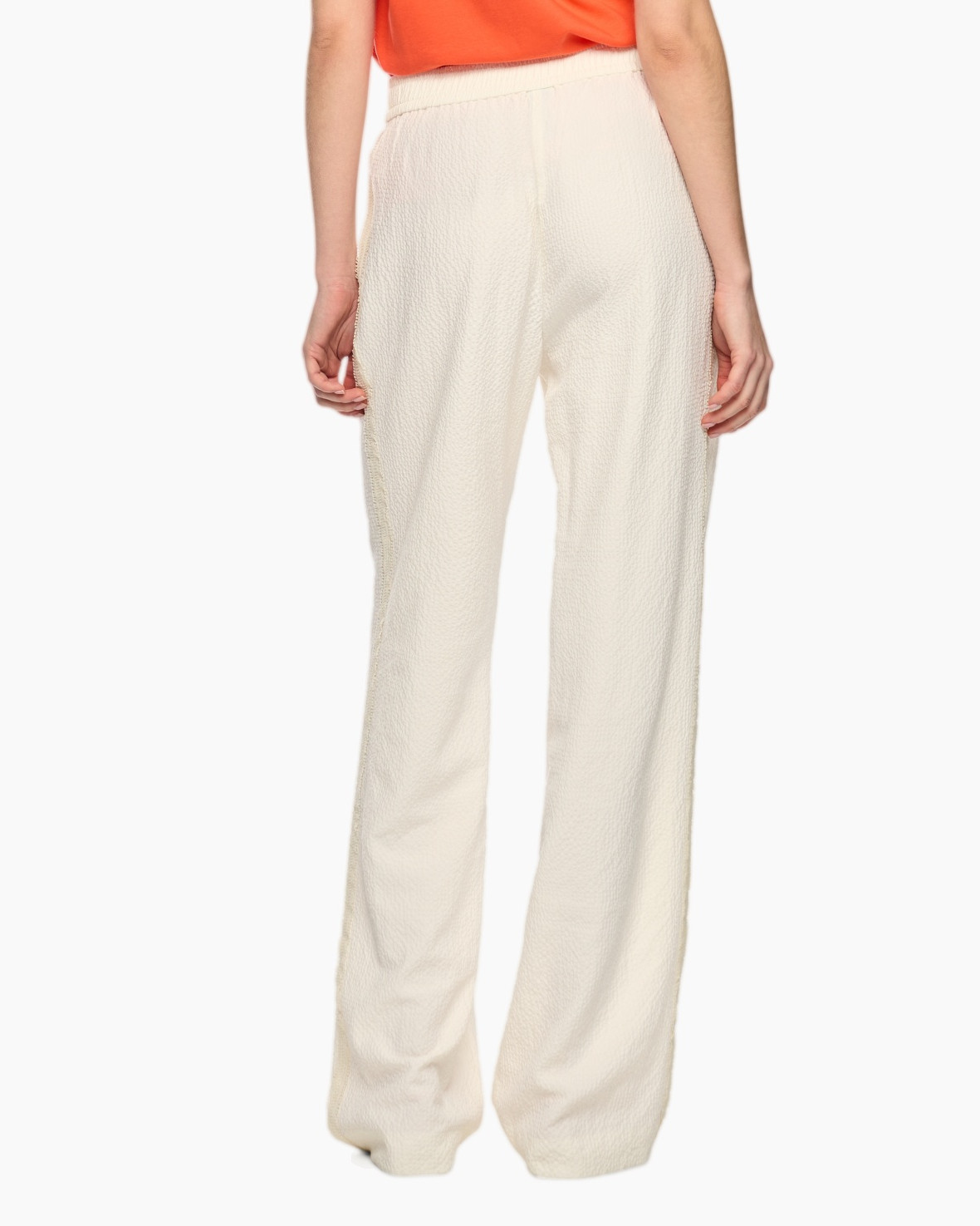 broek, broek, beige, touwknoop, wijd uit]}```{